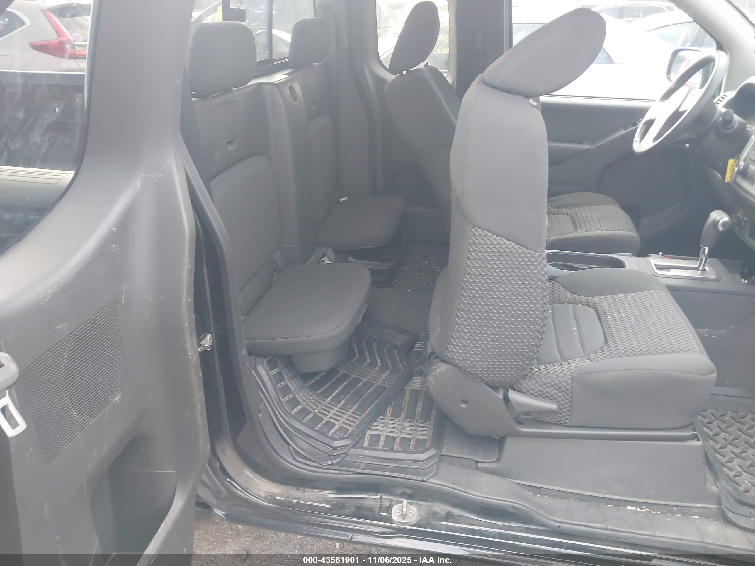 NISSAN FRONTIER image 8