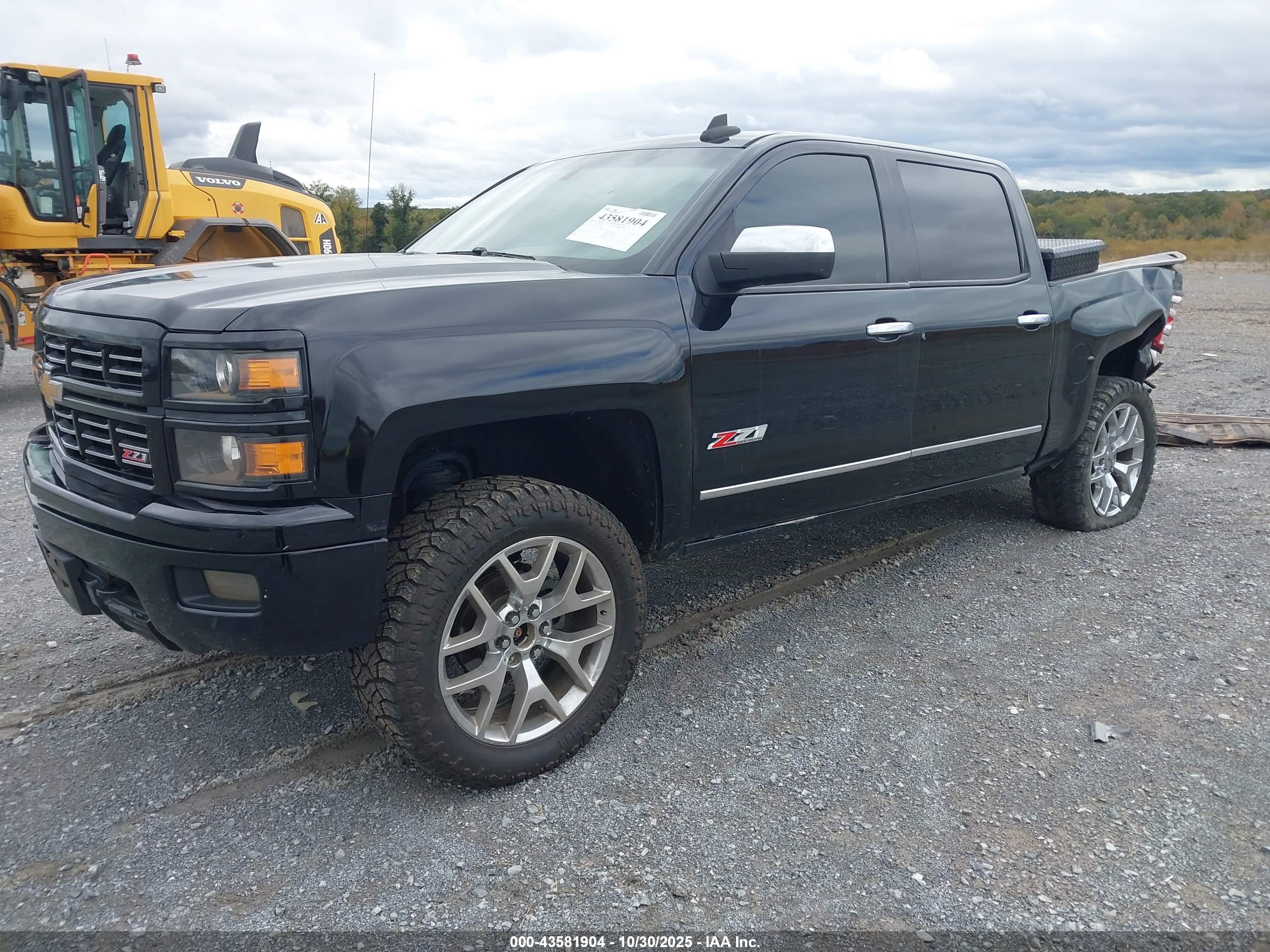 CHEVROLET SILVERADO image 2