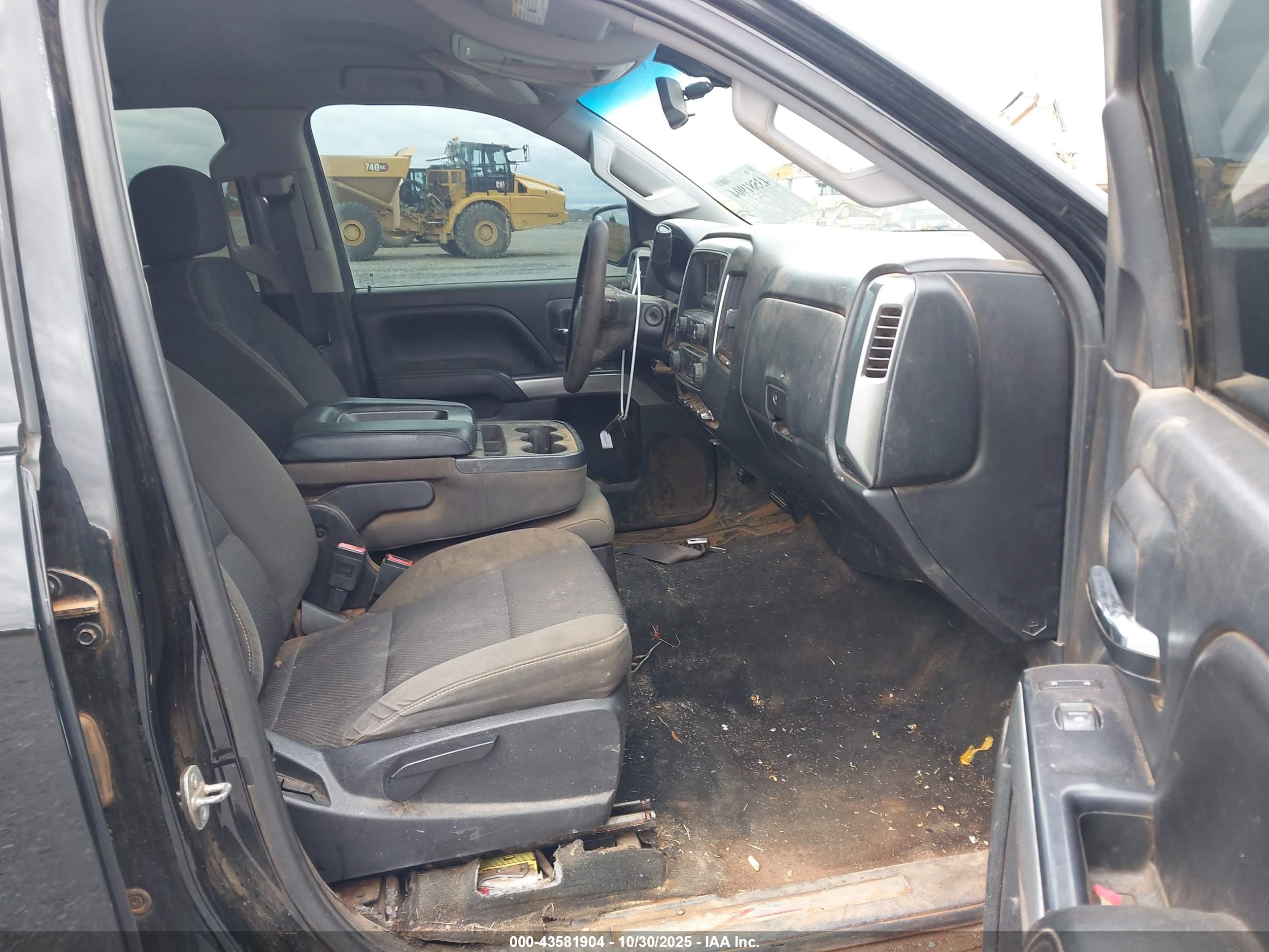 CHEVROLET SILVERADO image 5