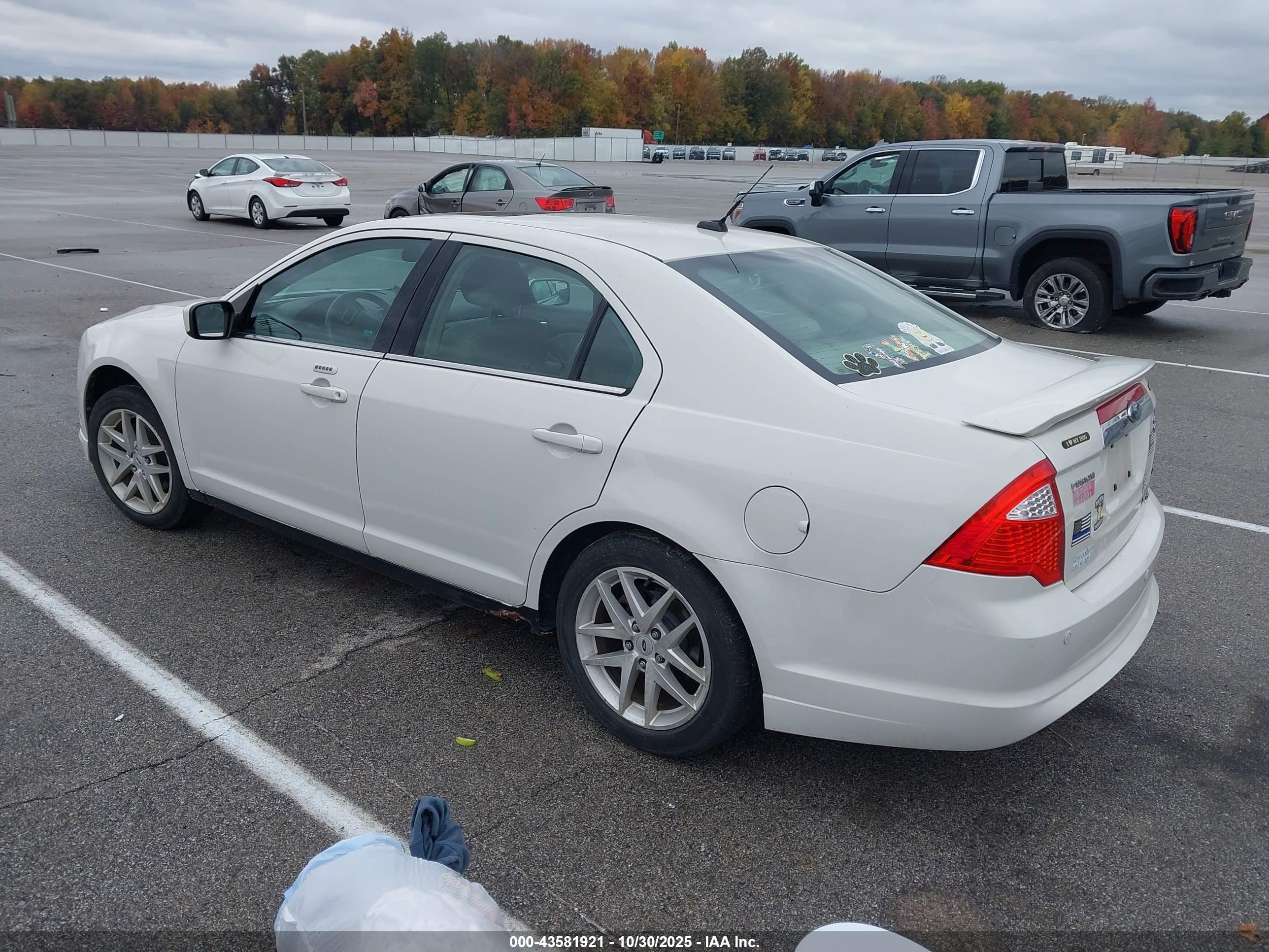 FORD FUSION image 3