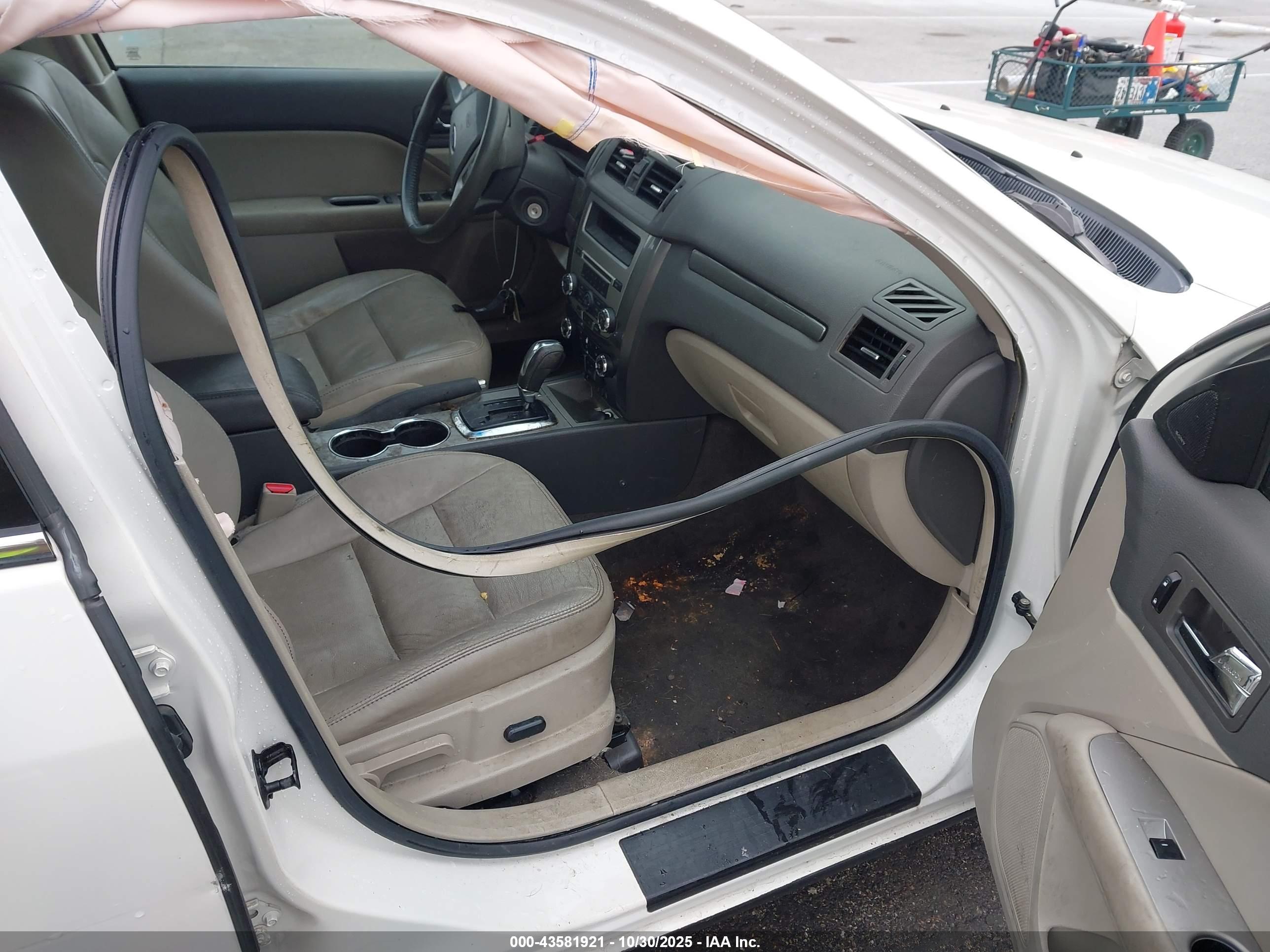 FORD FUSION image 5