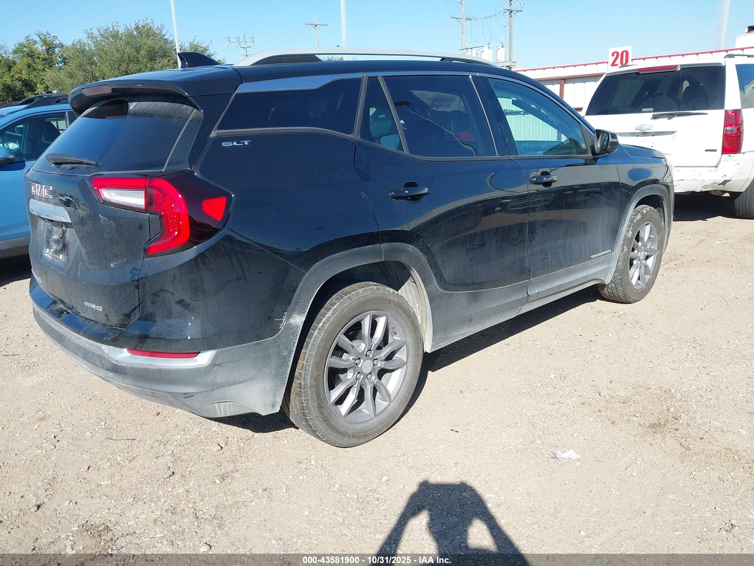 GMC TERRAIN image 4