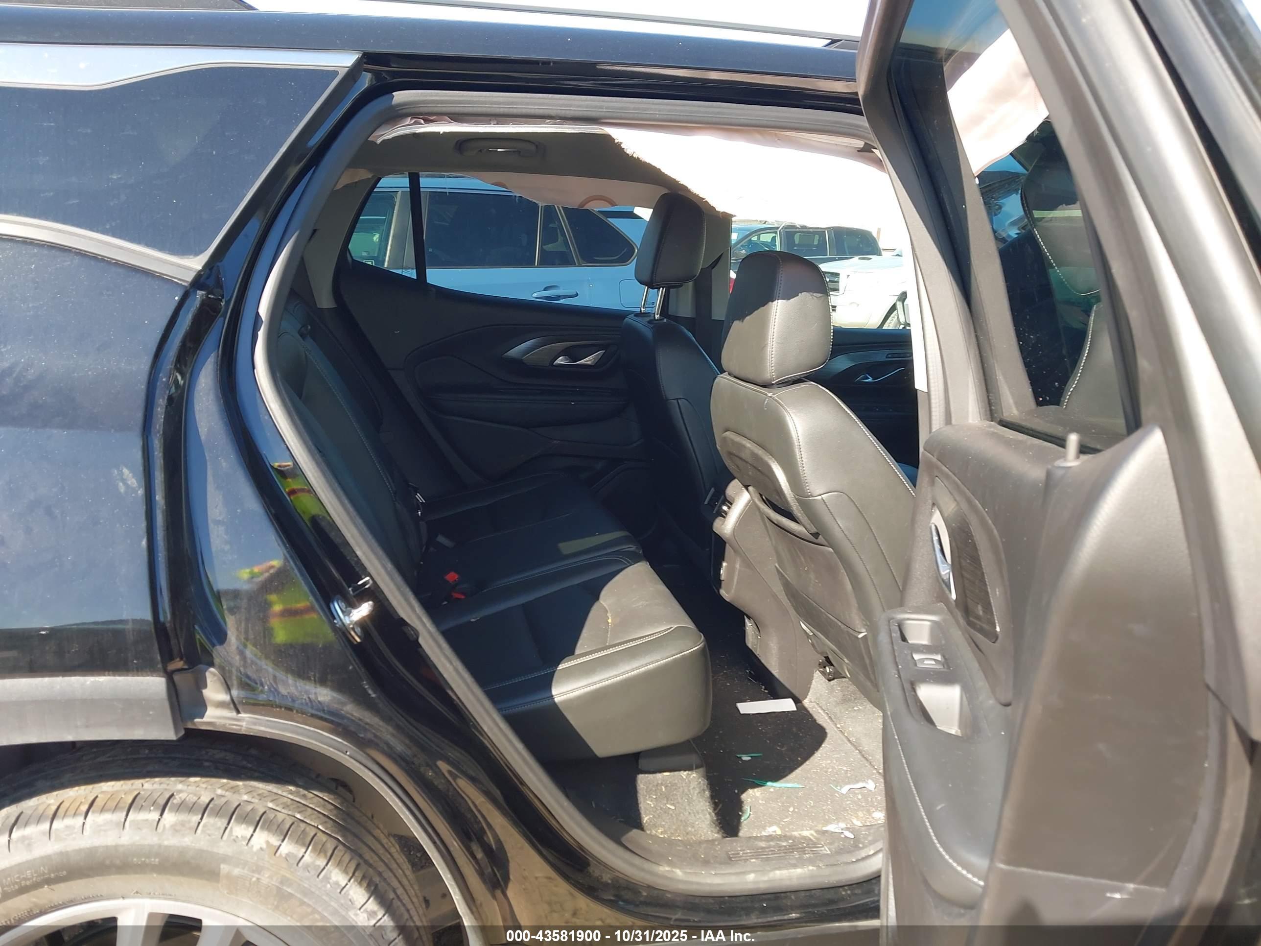 GMC TERRAIN image 8