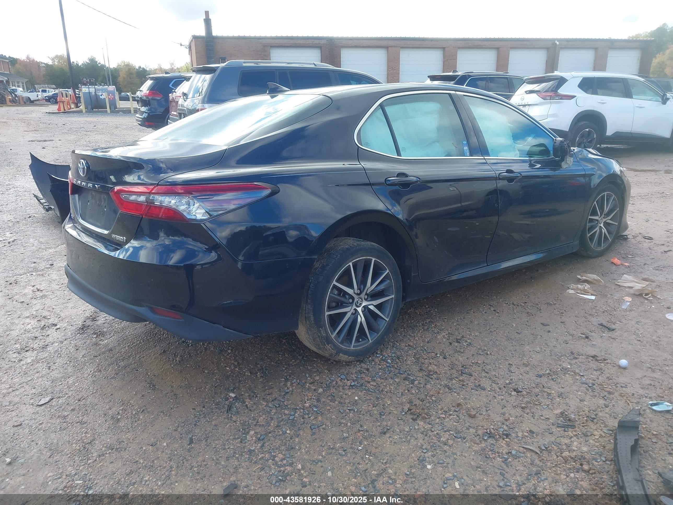 TOYOTA CAMRY image 4