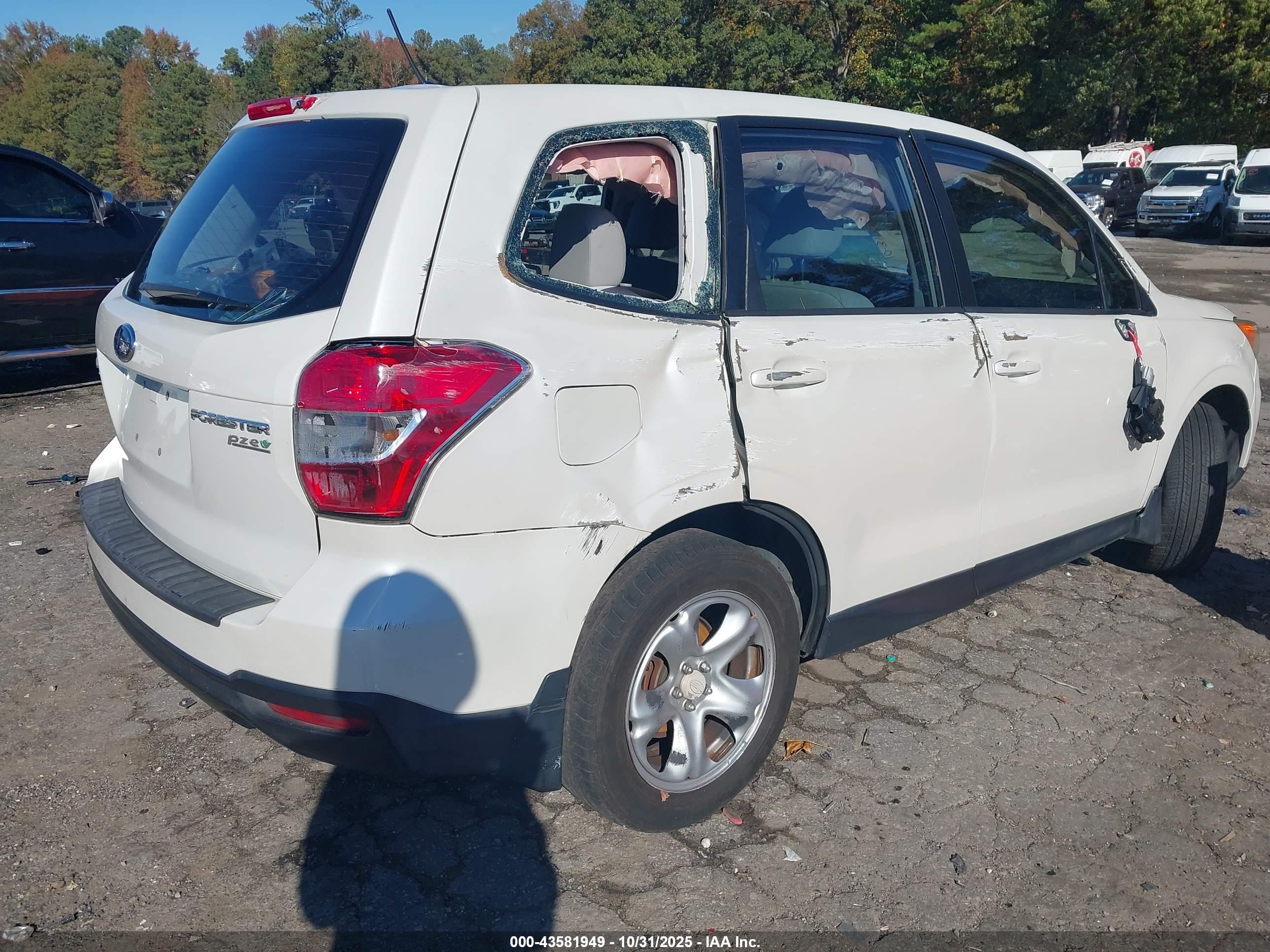 SUBARU FORESTER image 4