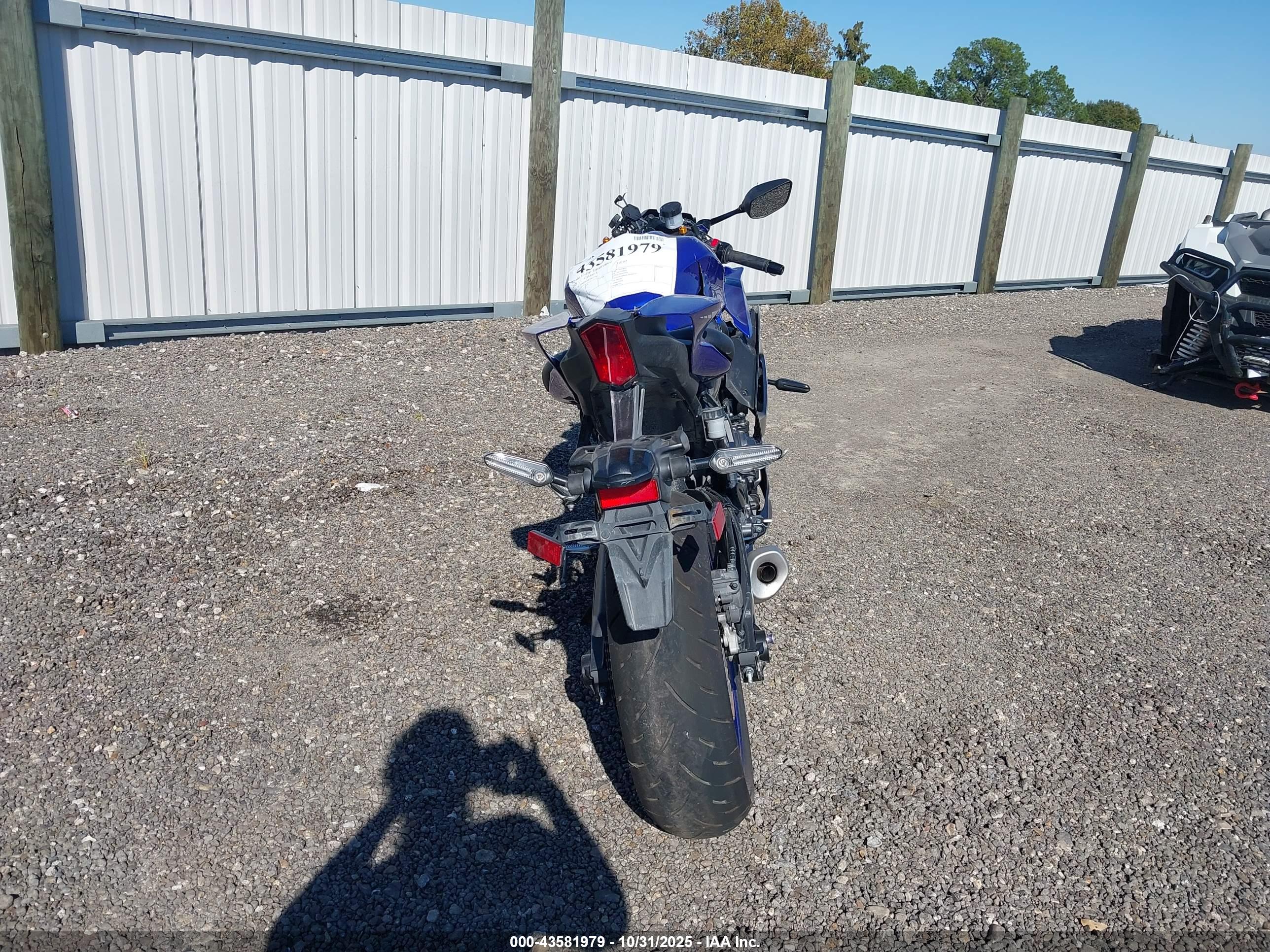 YAMAHA YZFR7 image 6