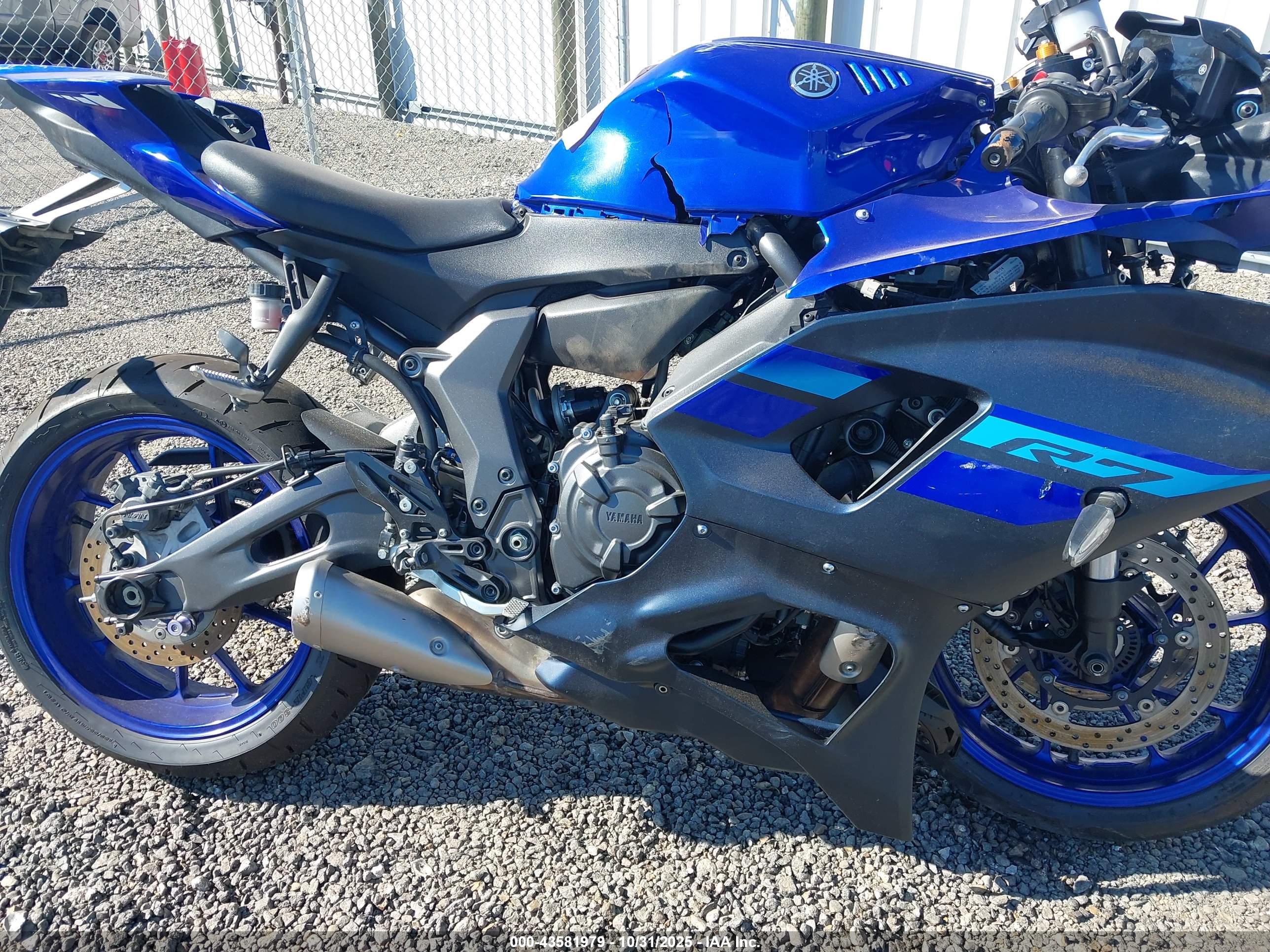 YAMAHA YZFR7 image 8