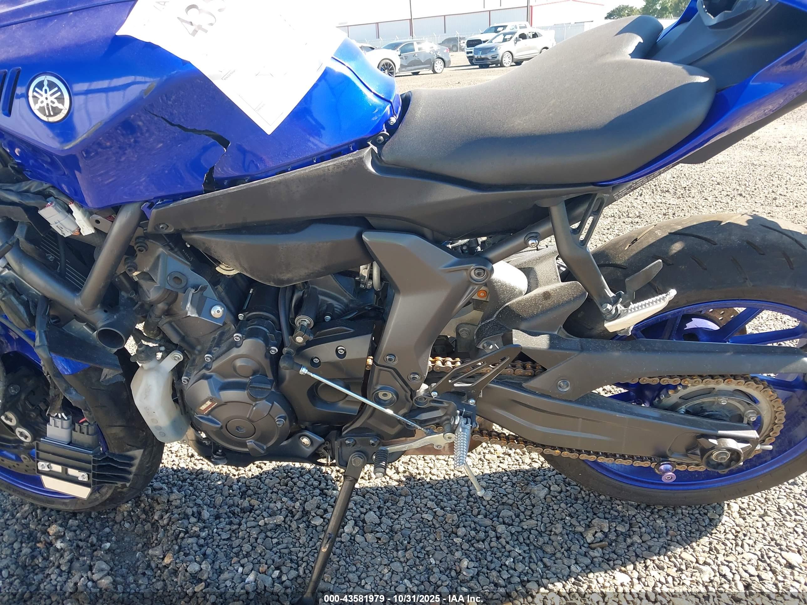 YAMAHA YZFR7 image 9