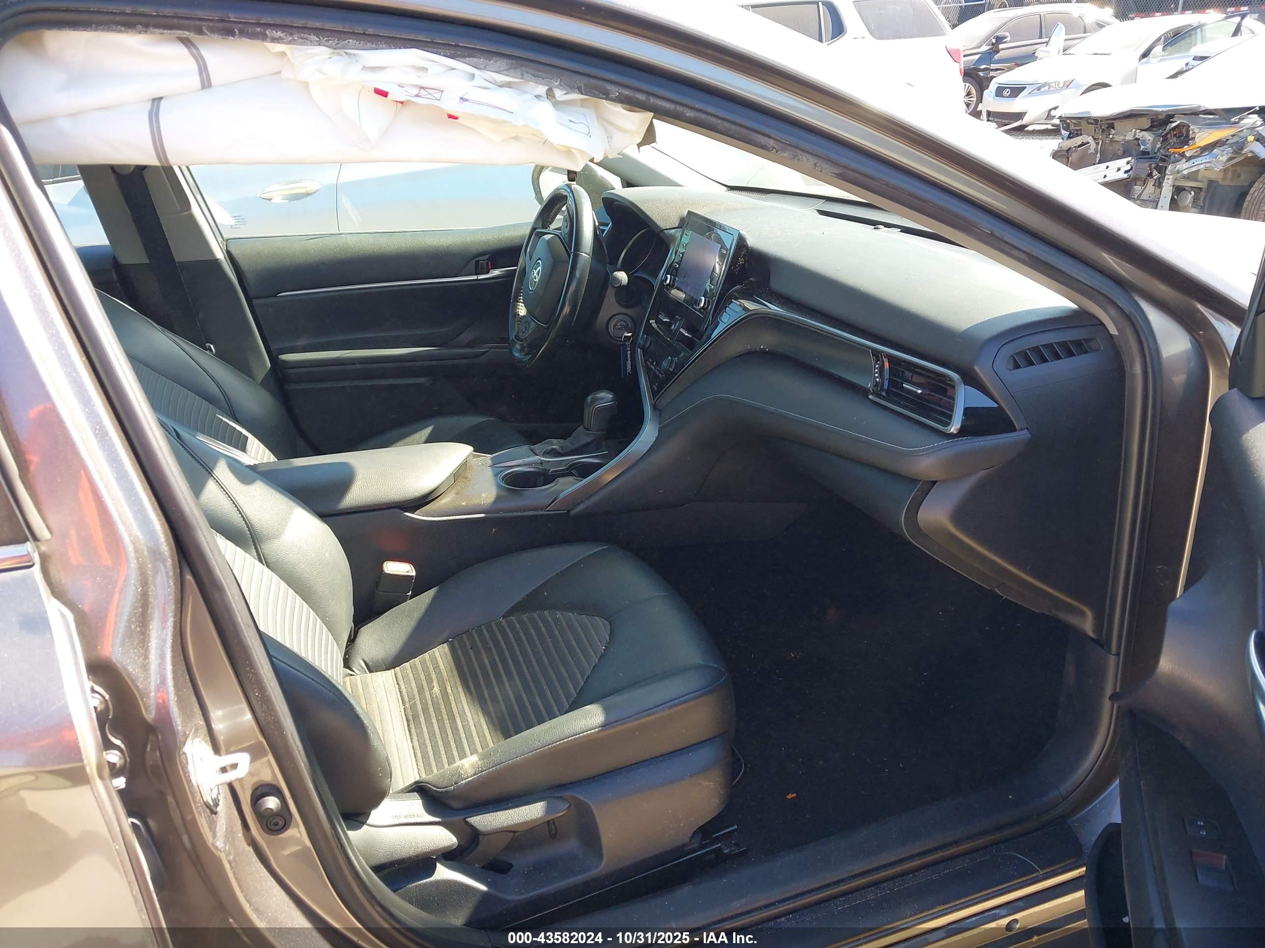 TOYOTA CAMRY image 5