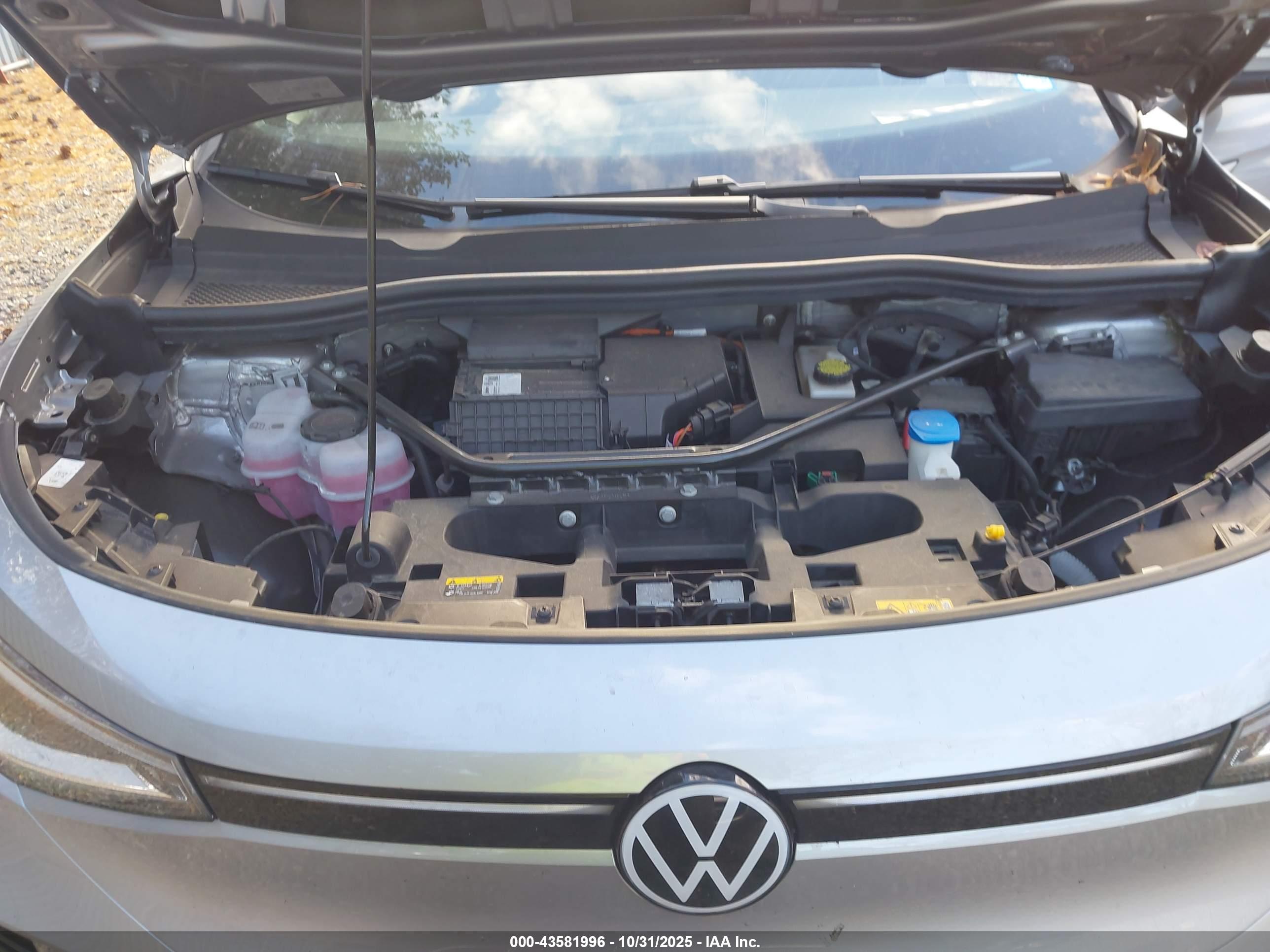 VOLKSWAGEN ID.4 image 10