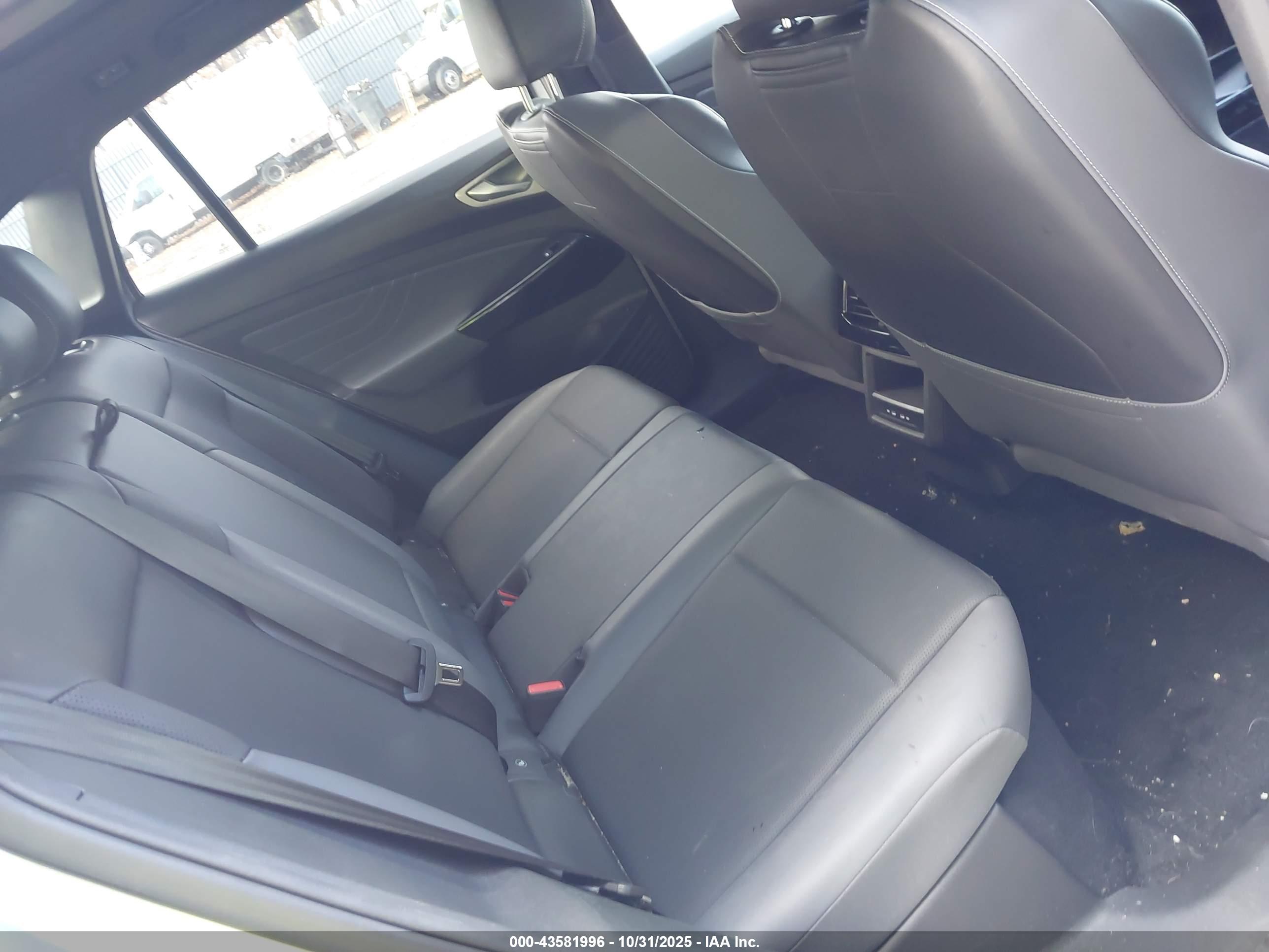VOLKSWAGEN ID.4 image 8