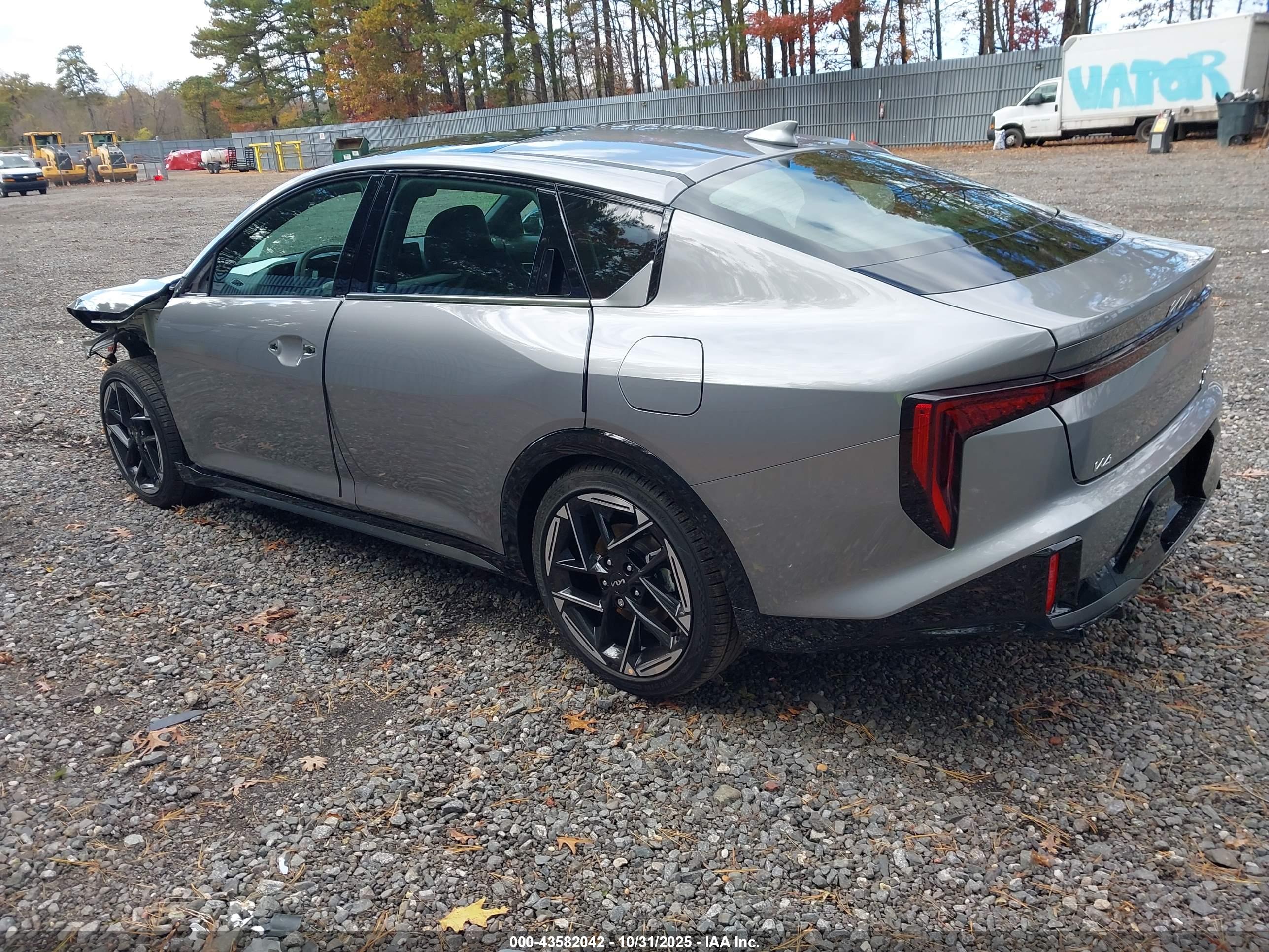 KIA K4 image 3