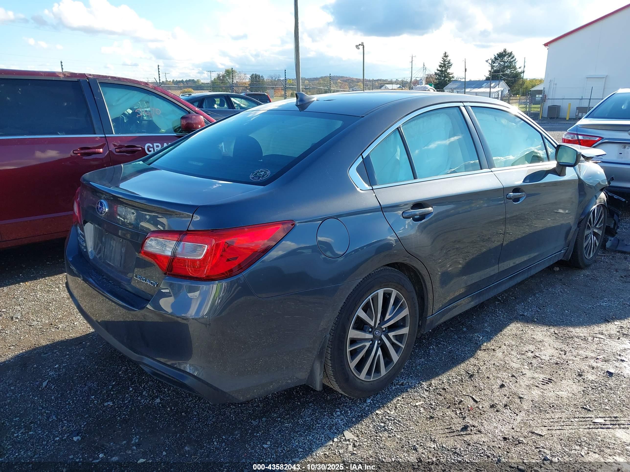 SUBARU LEGACY image 4