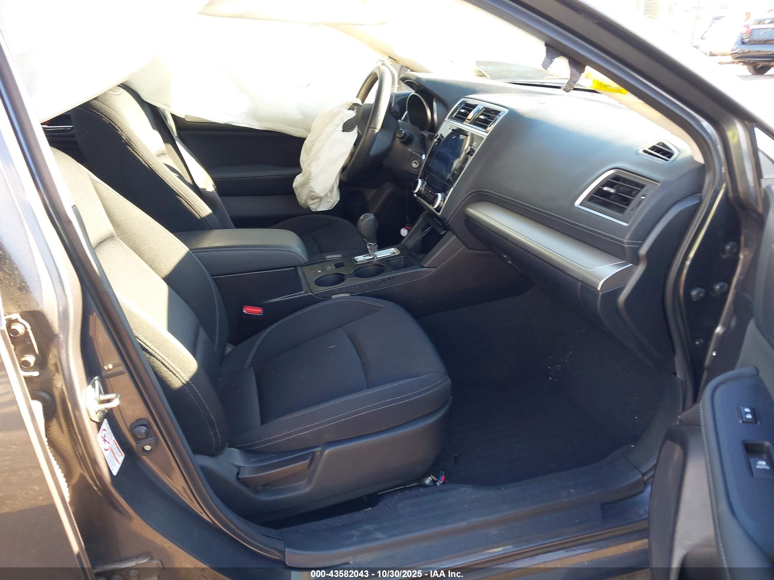 SUBARU LEGACY image 5
