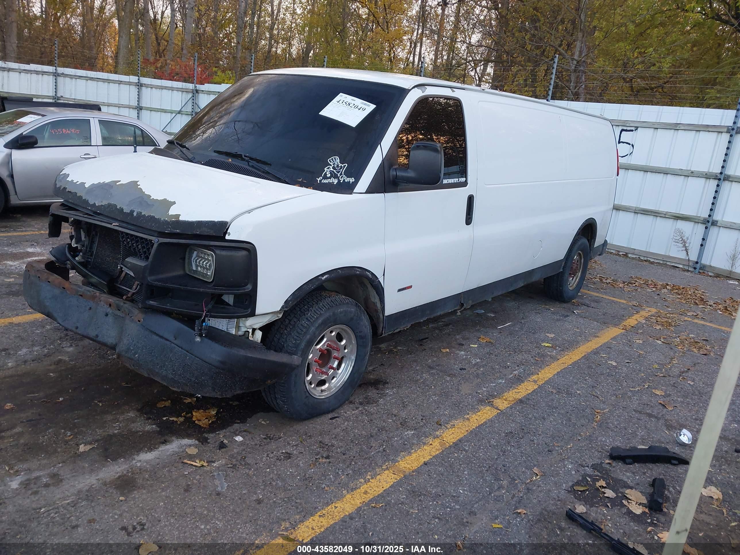 CHEVROLET EXPRESS image 2