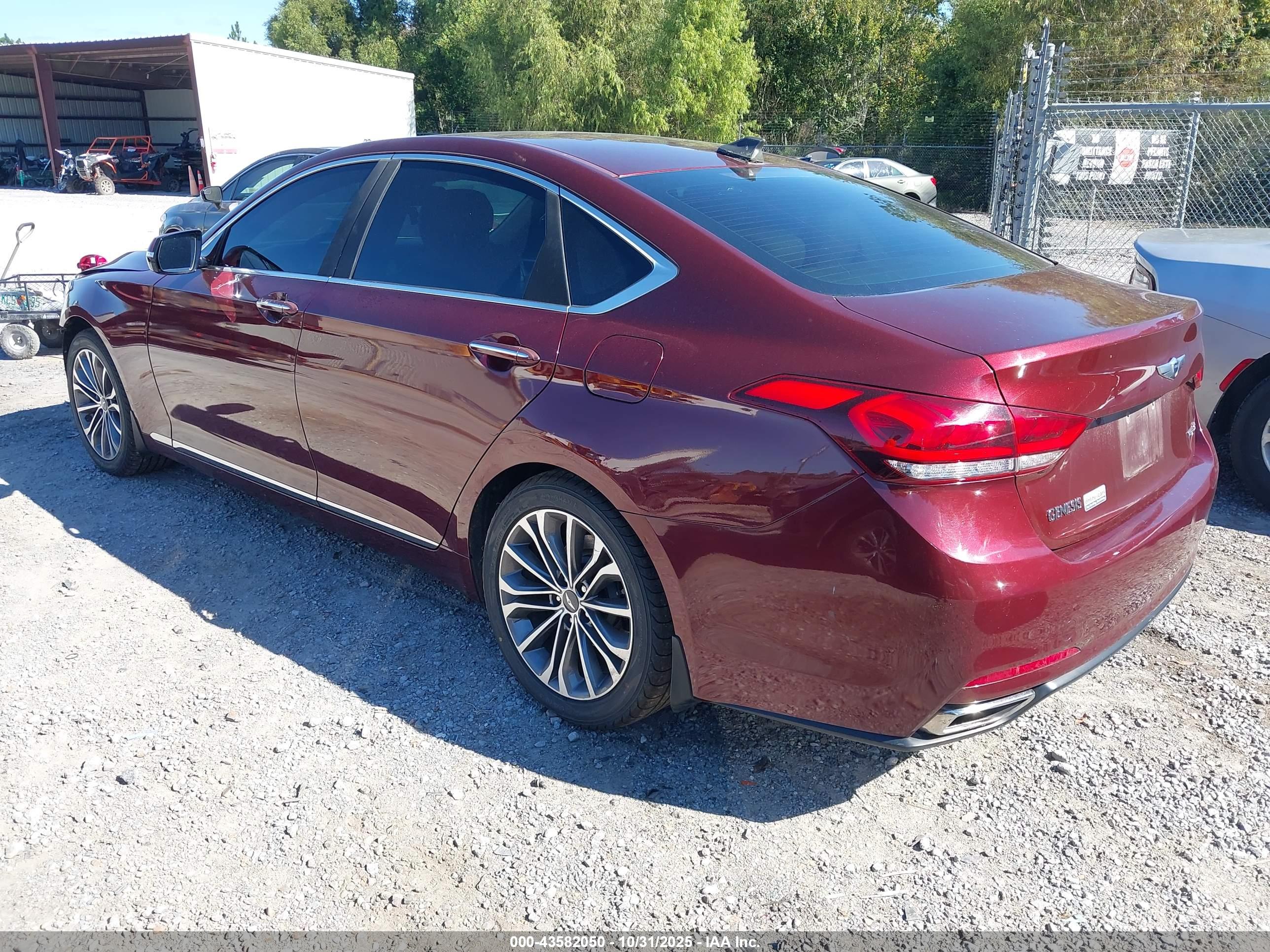 HYUNDAI GENESIS image 3