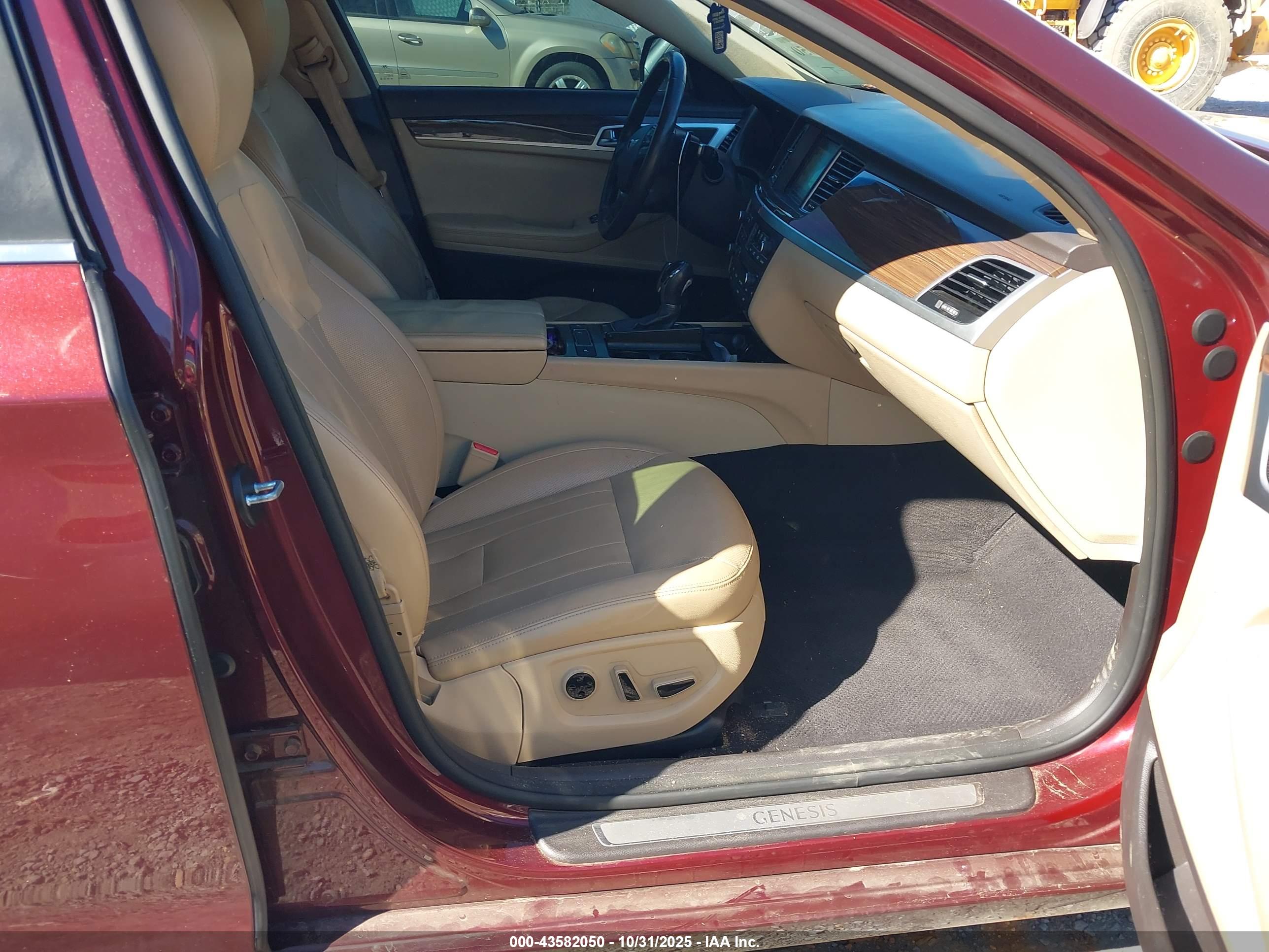 HYUNDAI GENESIS image 5