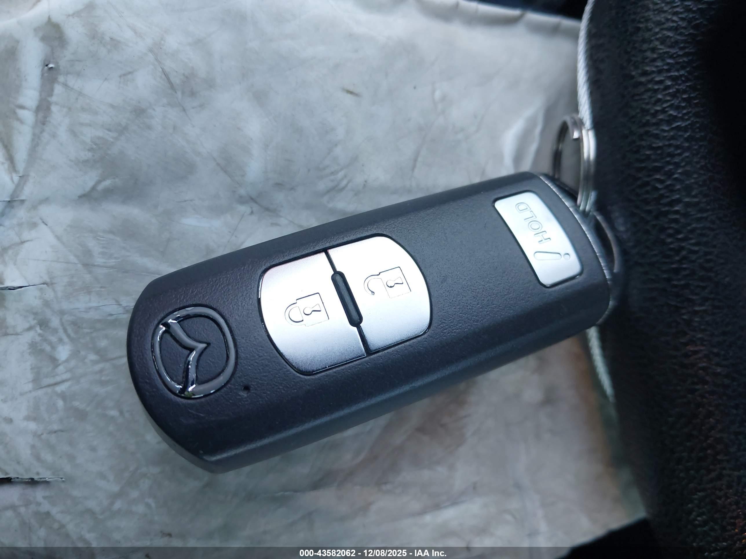 MAZDA MAZDA3 image 11