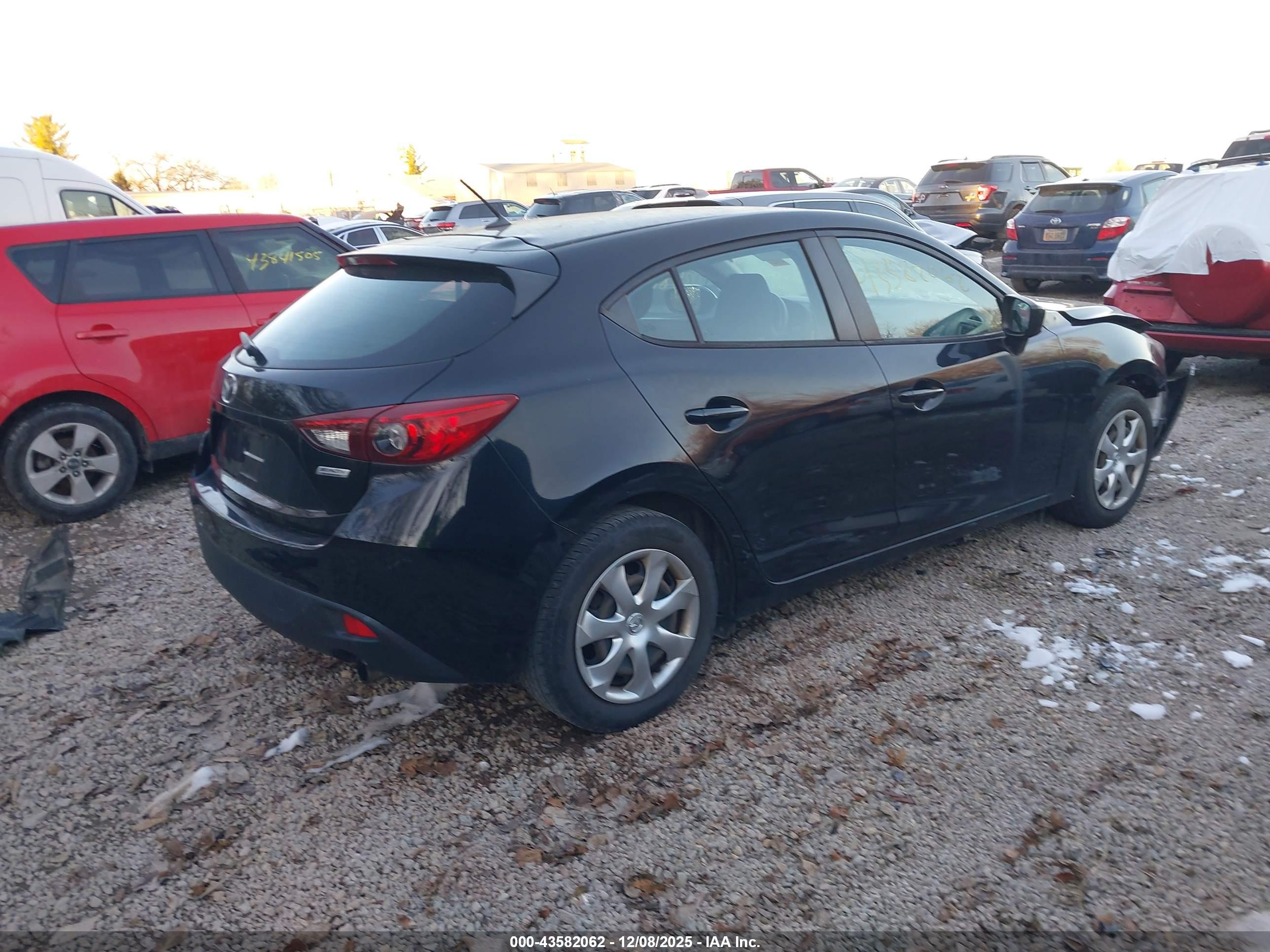 MAZDA MAZDA3 image 4