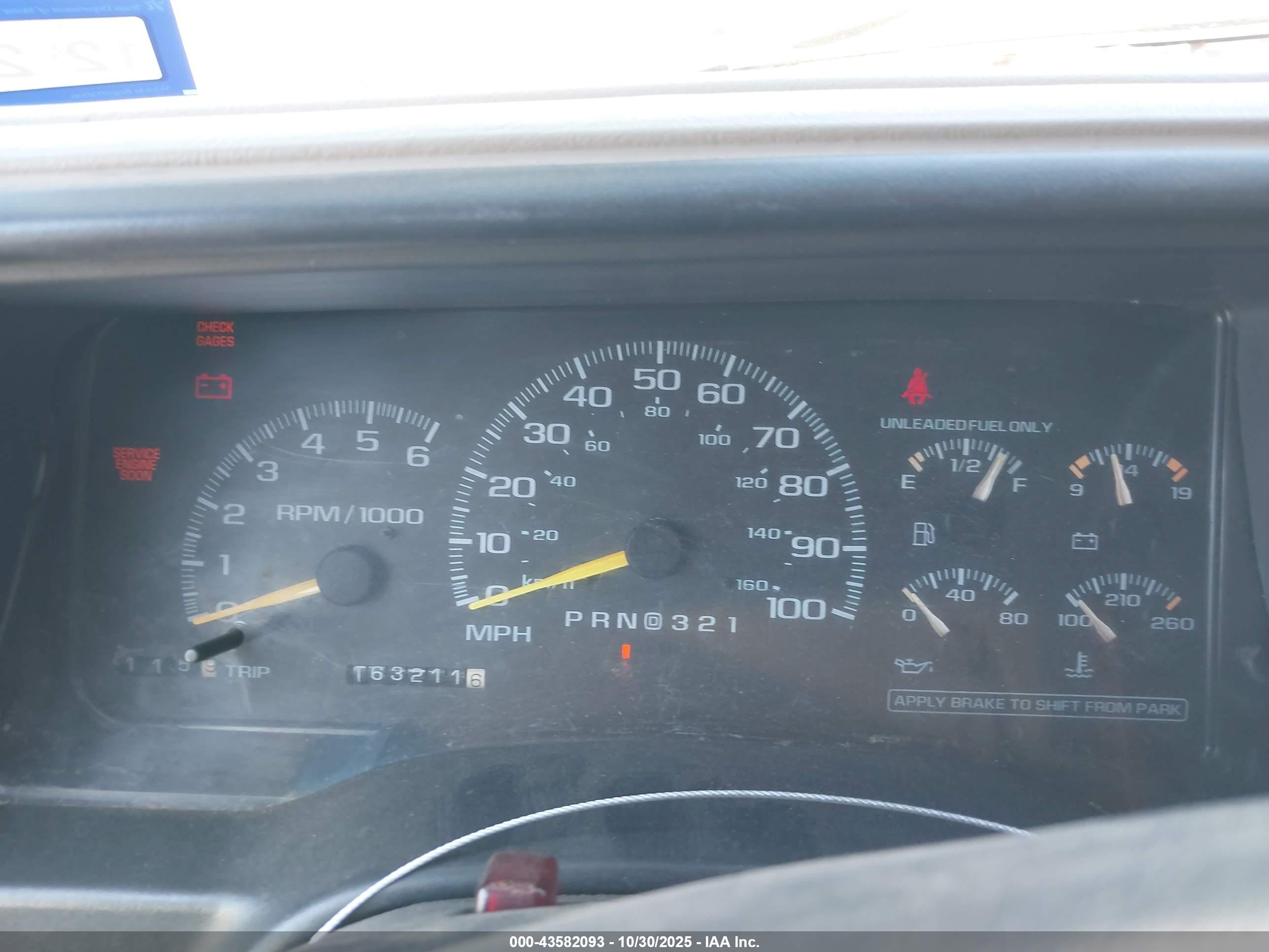 CHEVROLET C2500 image 7