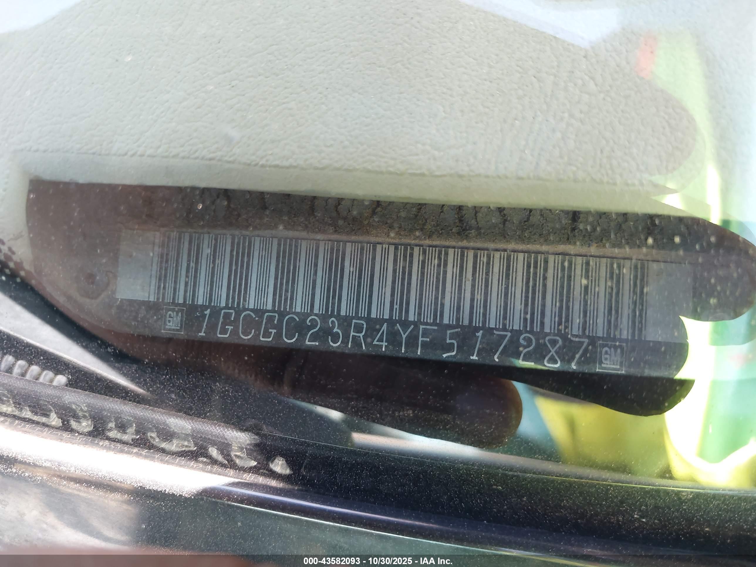 CHEVROLET C2500 image 9