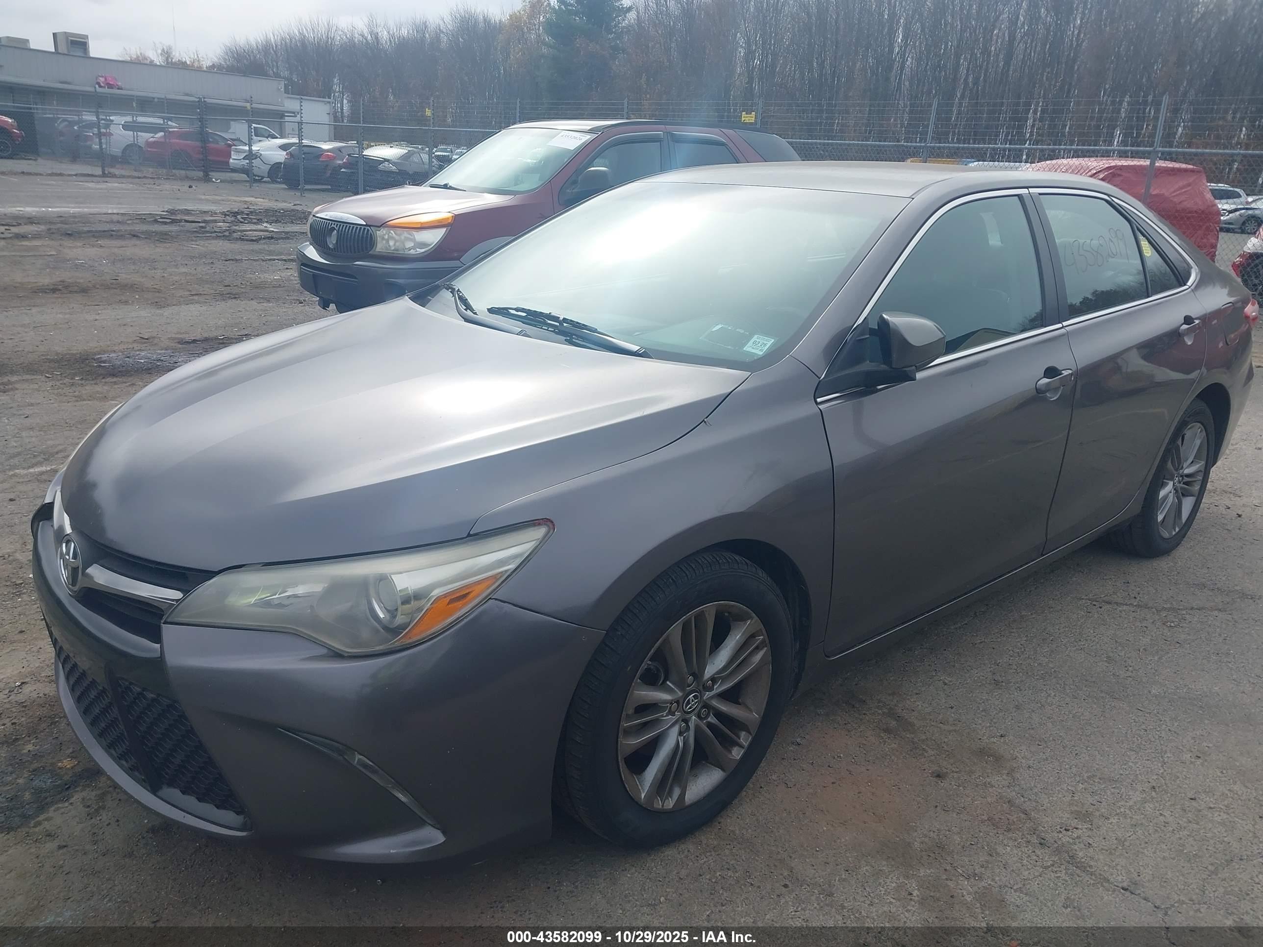 TOYOTA CAMRY image 2