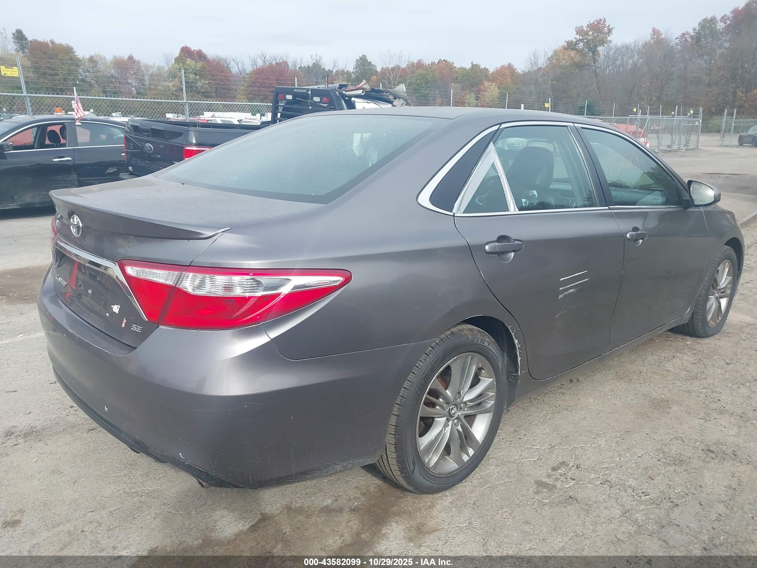TOYOTA CAMRY image 4