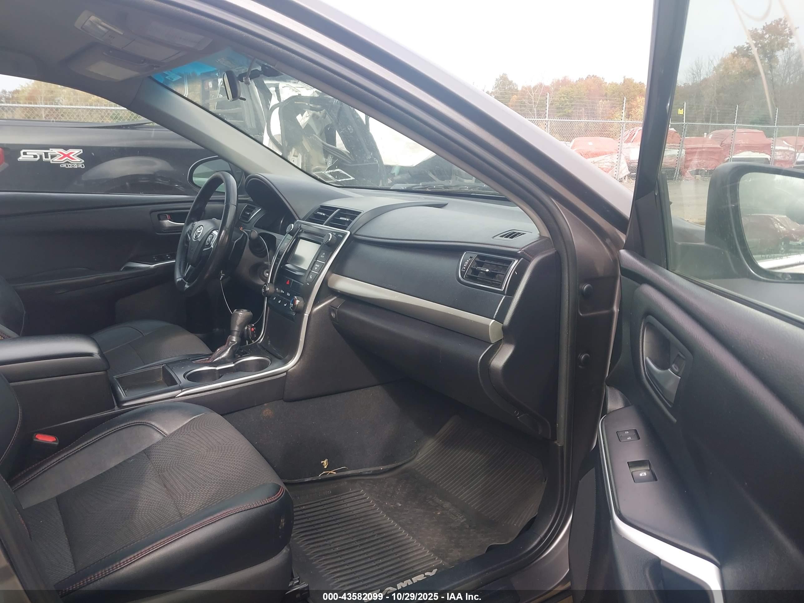 TOYOTA CAMRY image 5
