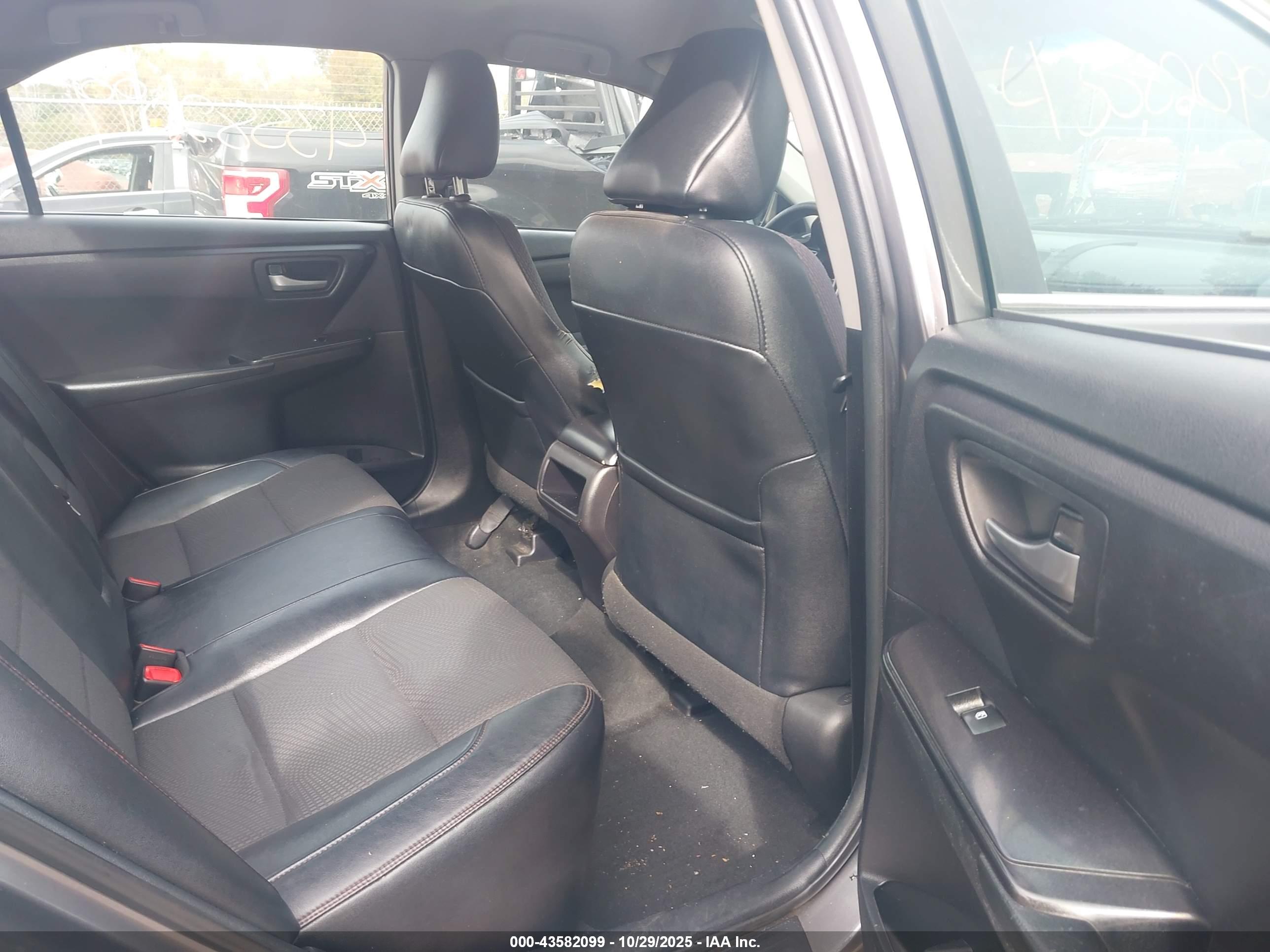TOYOTA CAMRY image 8