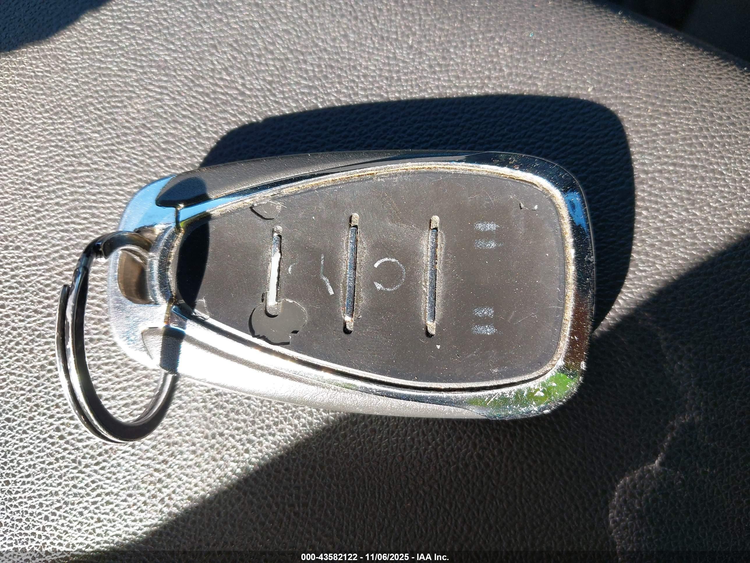 CHEVROLET EQUINOX image 11