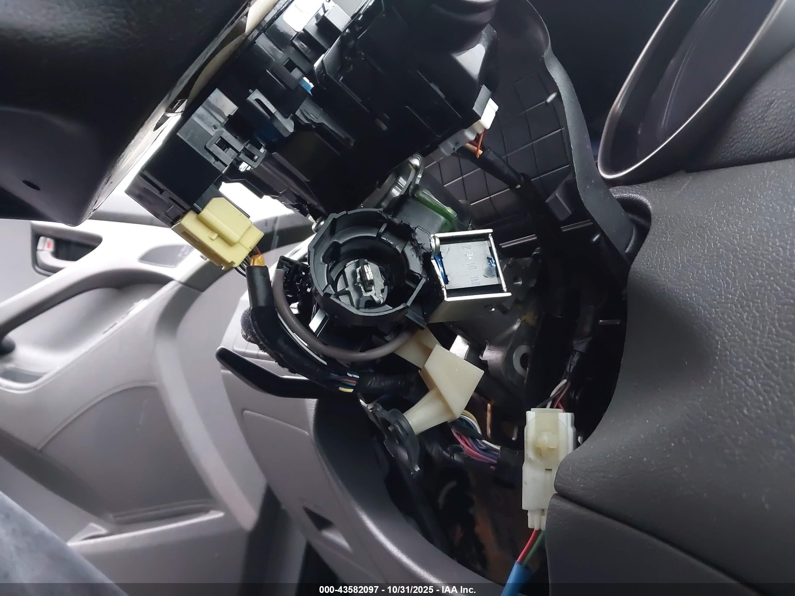 HYUNDAI ELANTRA image 6