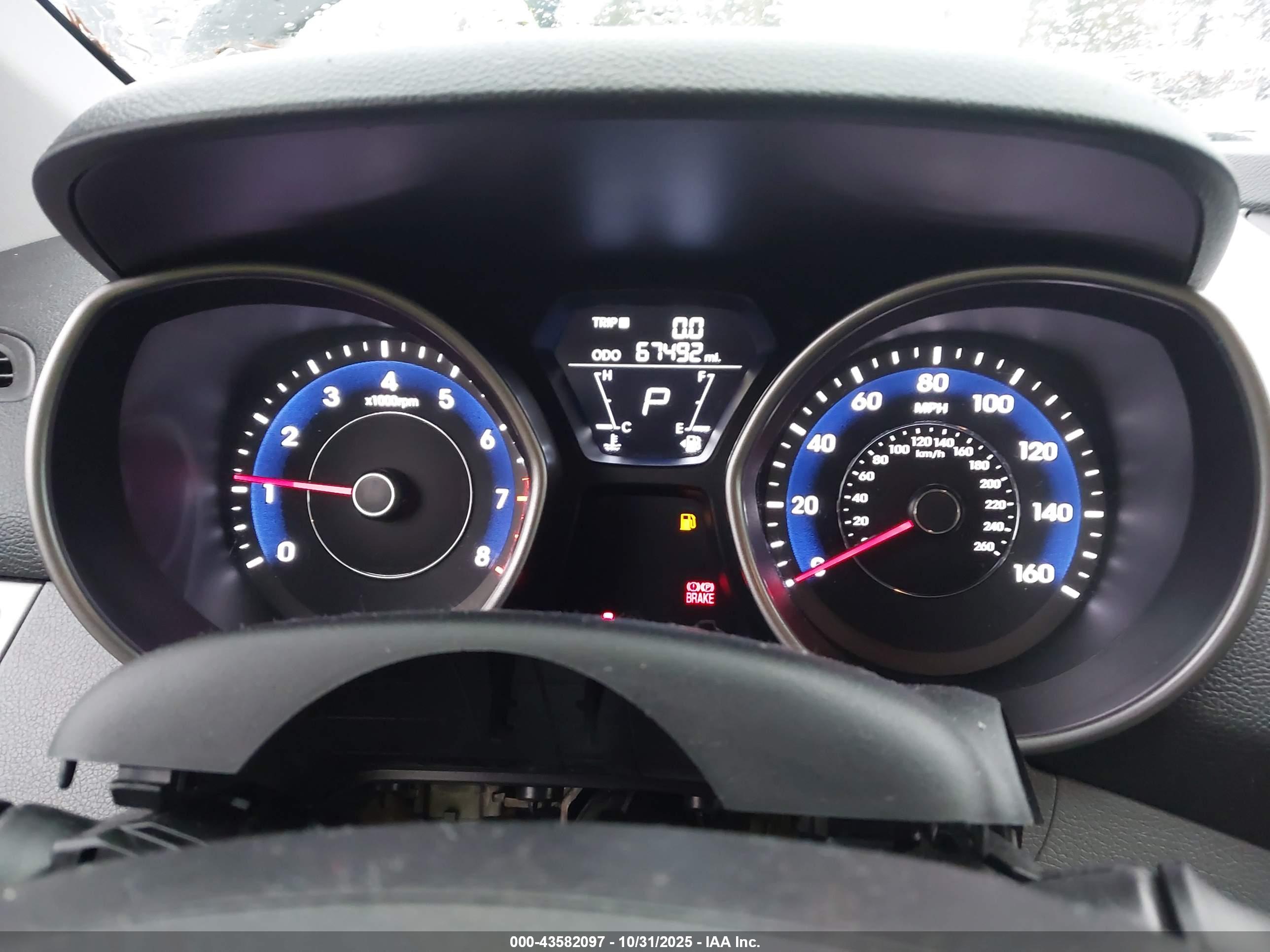 HYUNDAI ELANTRA image 7