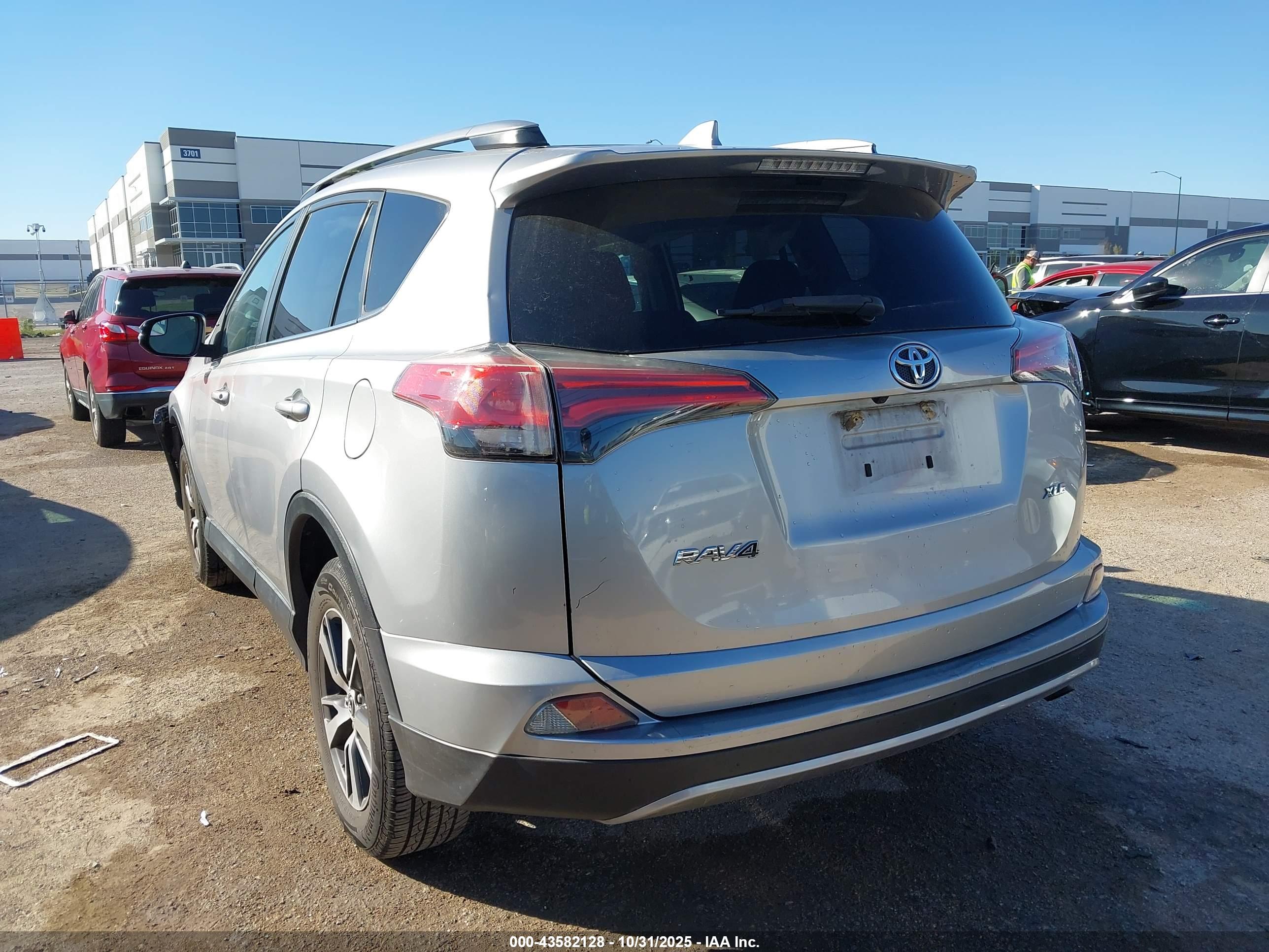 TOYOTA RAV4 image 3