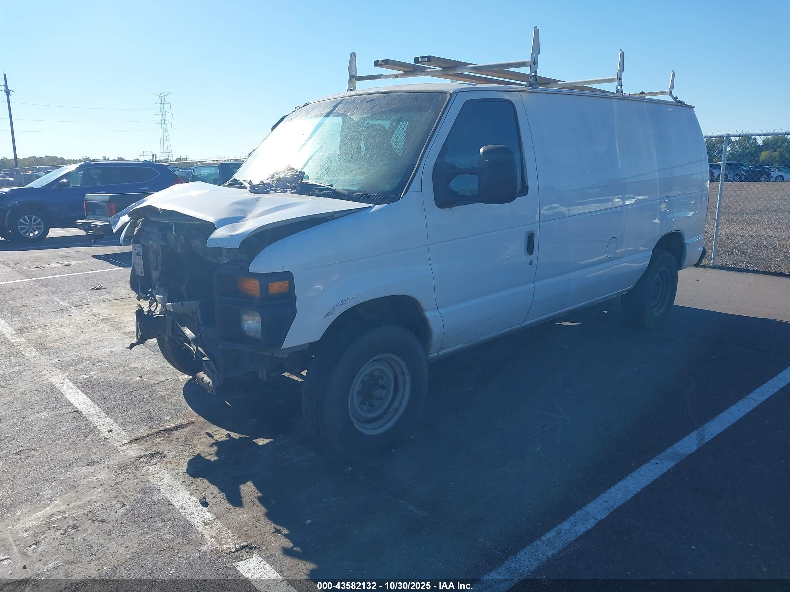 FORD E-150 image 2