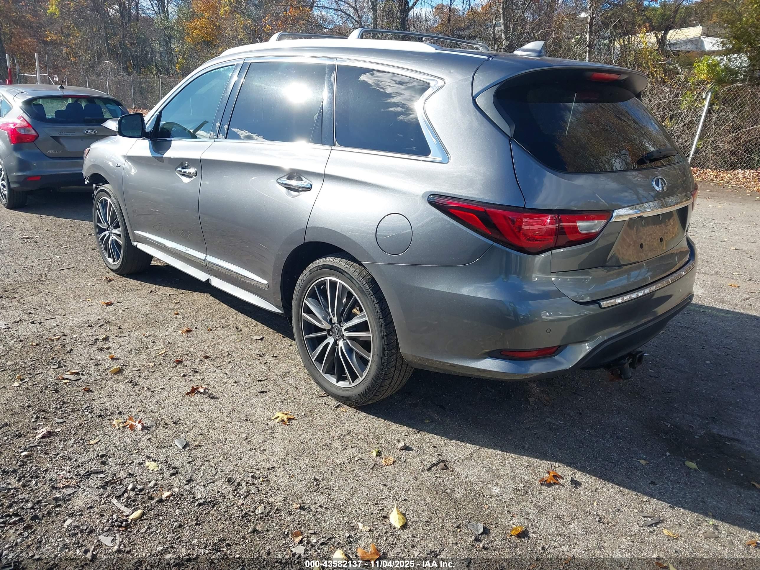 INFINITI QX60 image 3