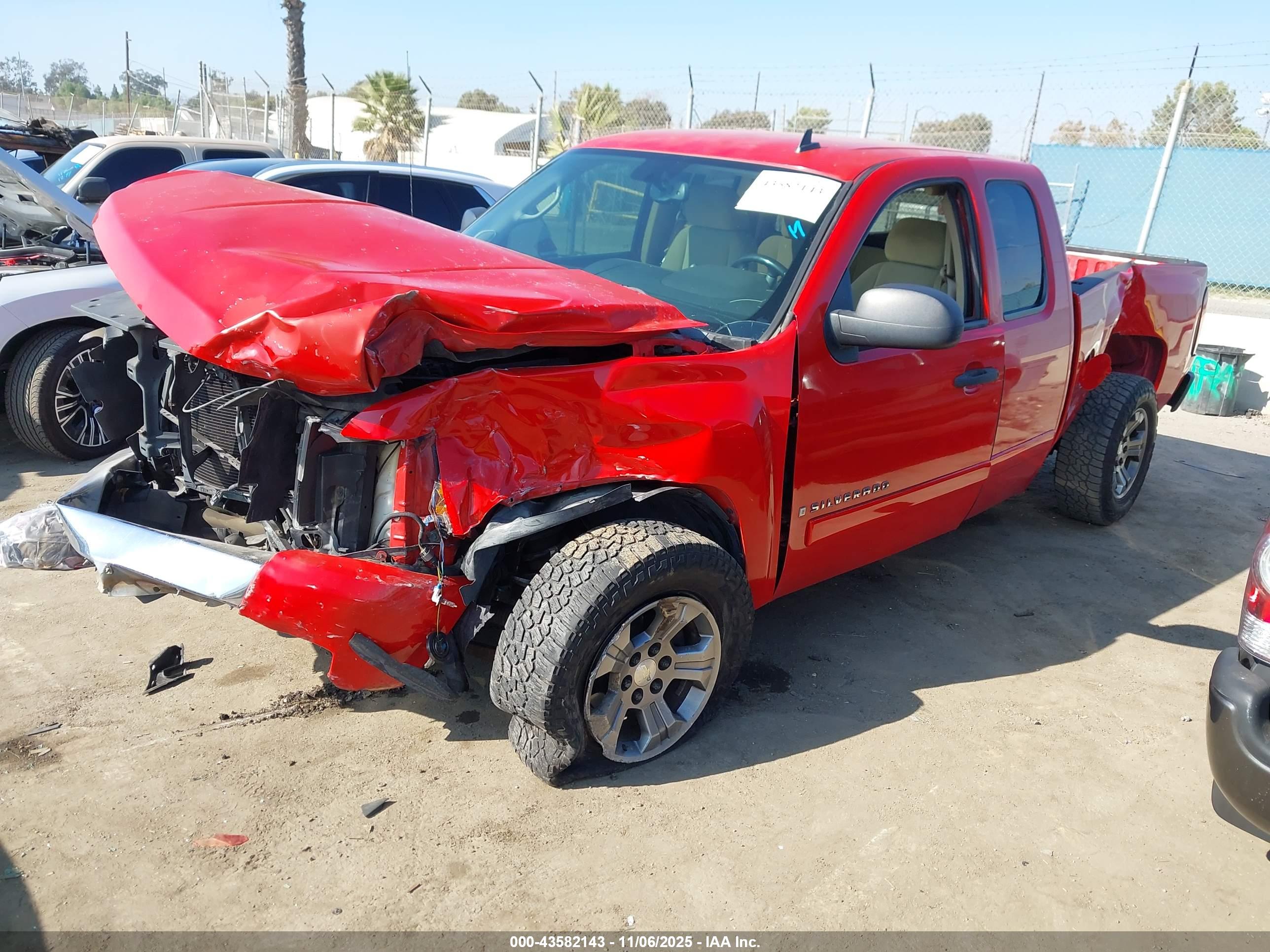 CHEVROLET SILVERADO image 2