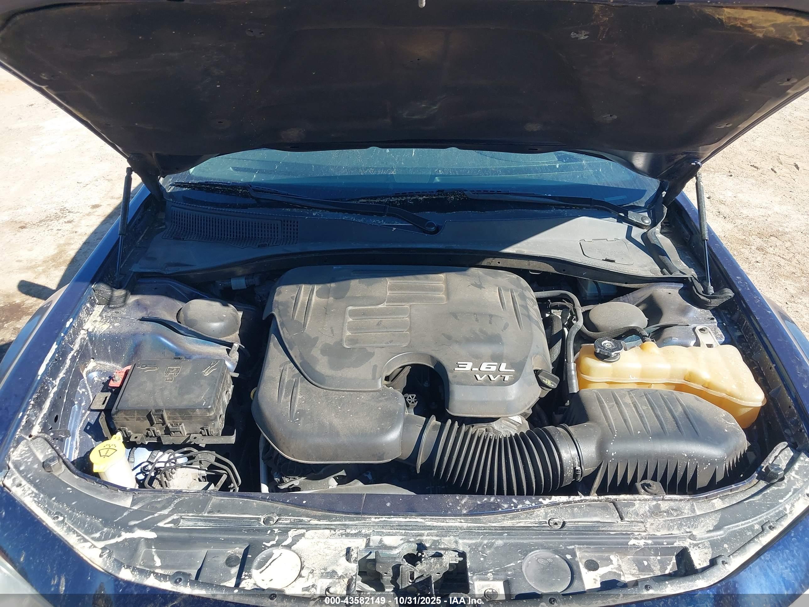 CHRYSLER 300 image 10