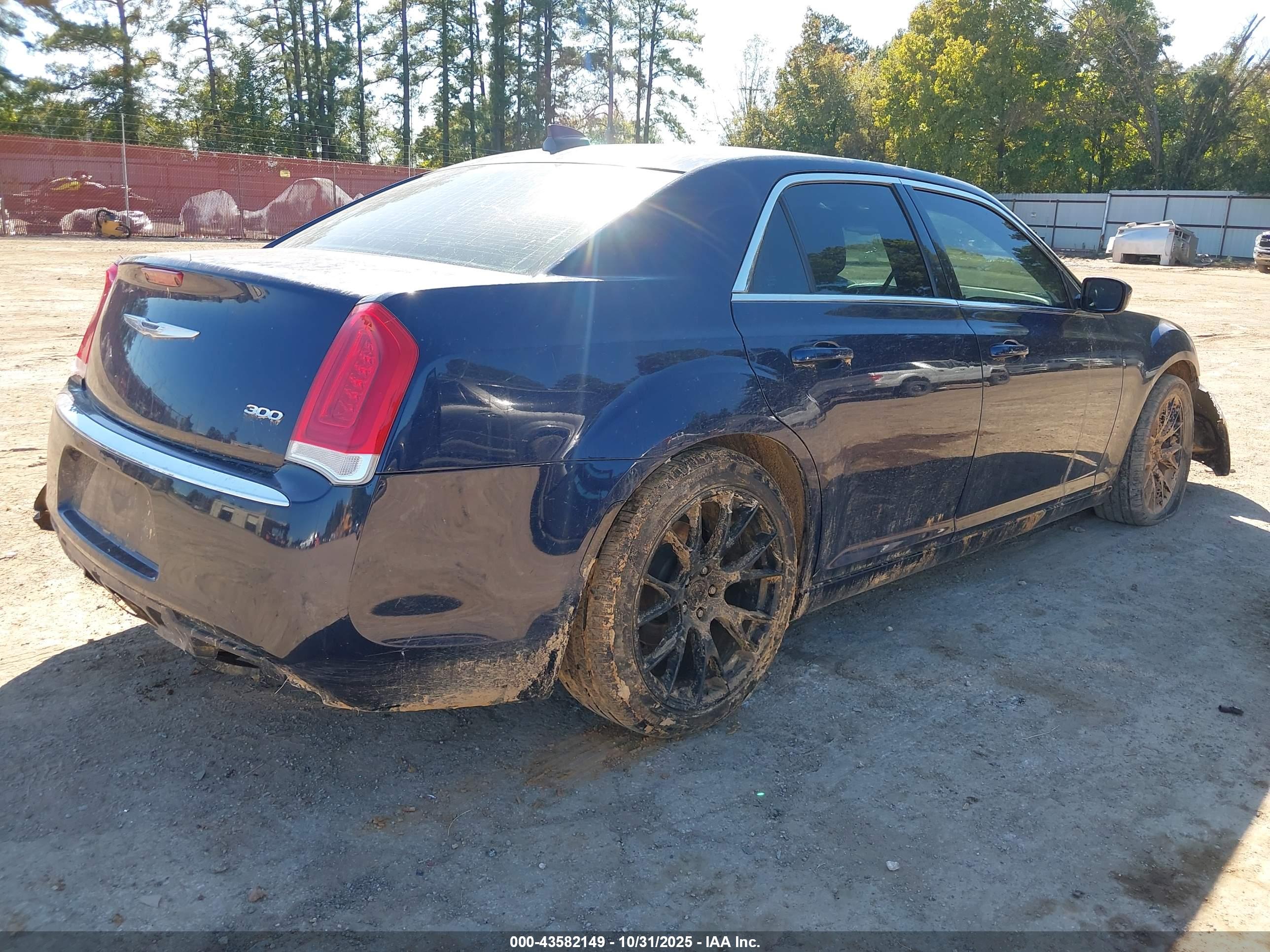 CHRYSLER 300 image 4
