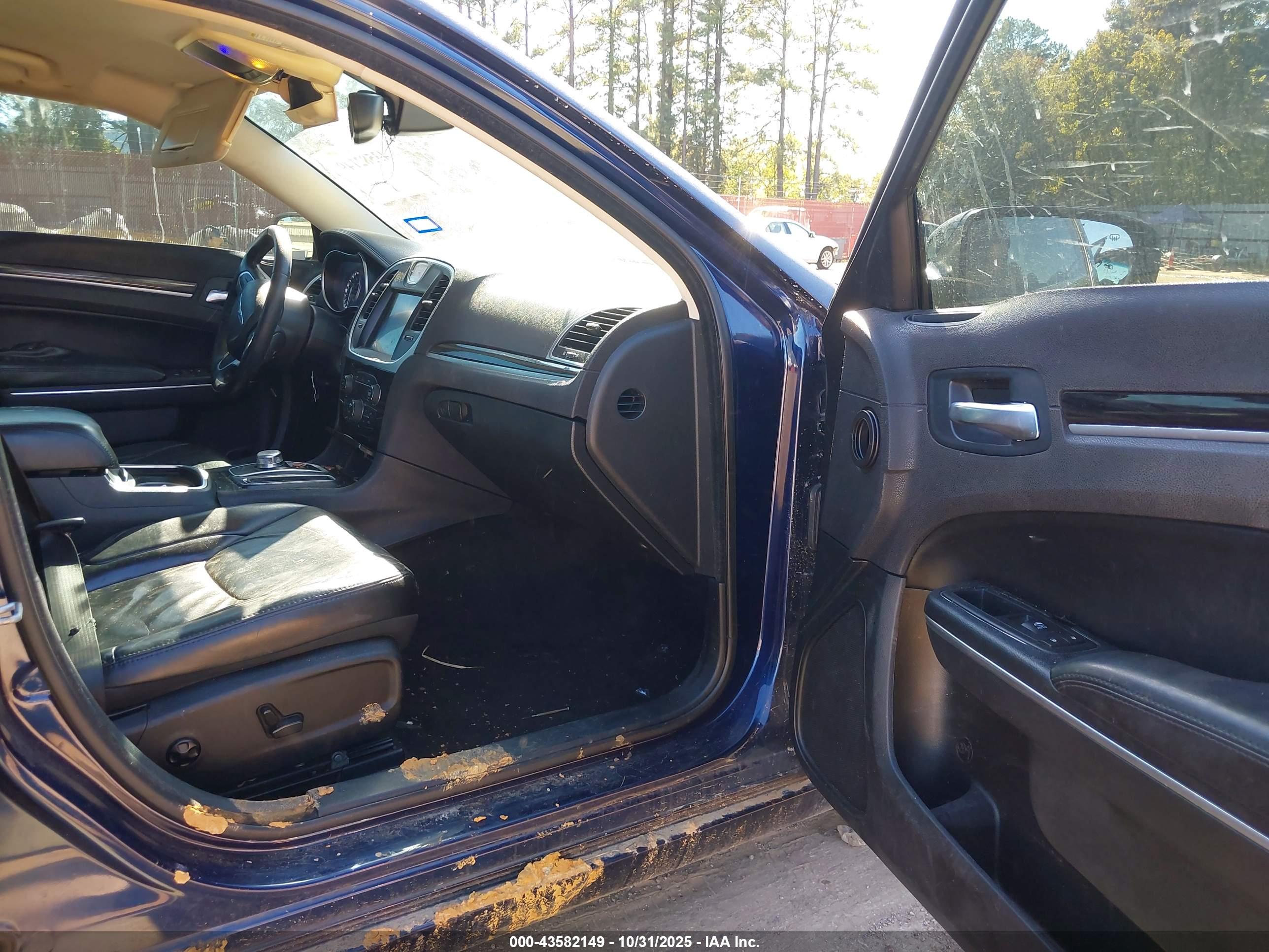 CHRYSLER 300 image 5