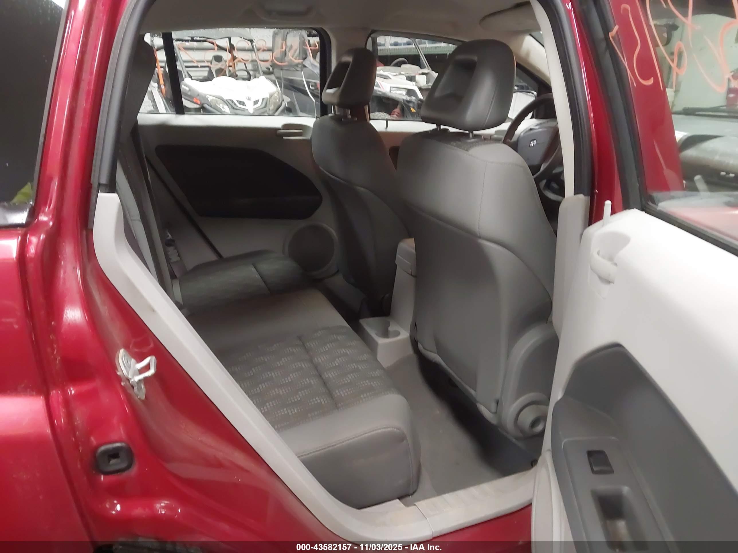 DODGE CALIBER image 8