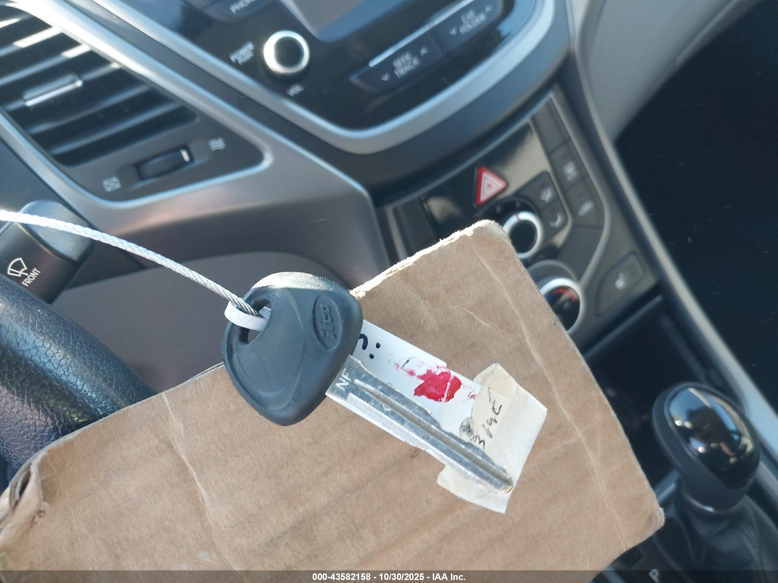 HYUNDAI ELANTRA image 11