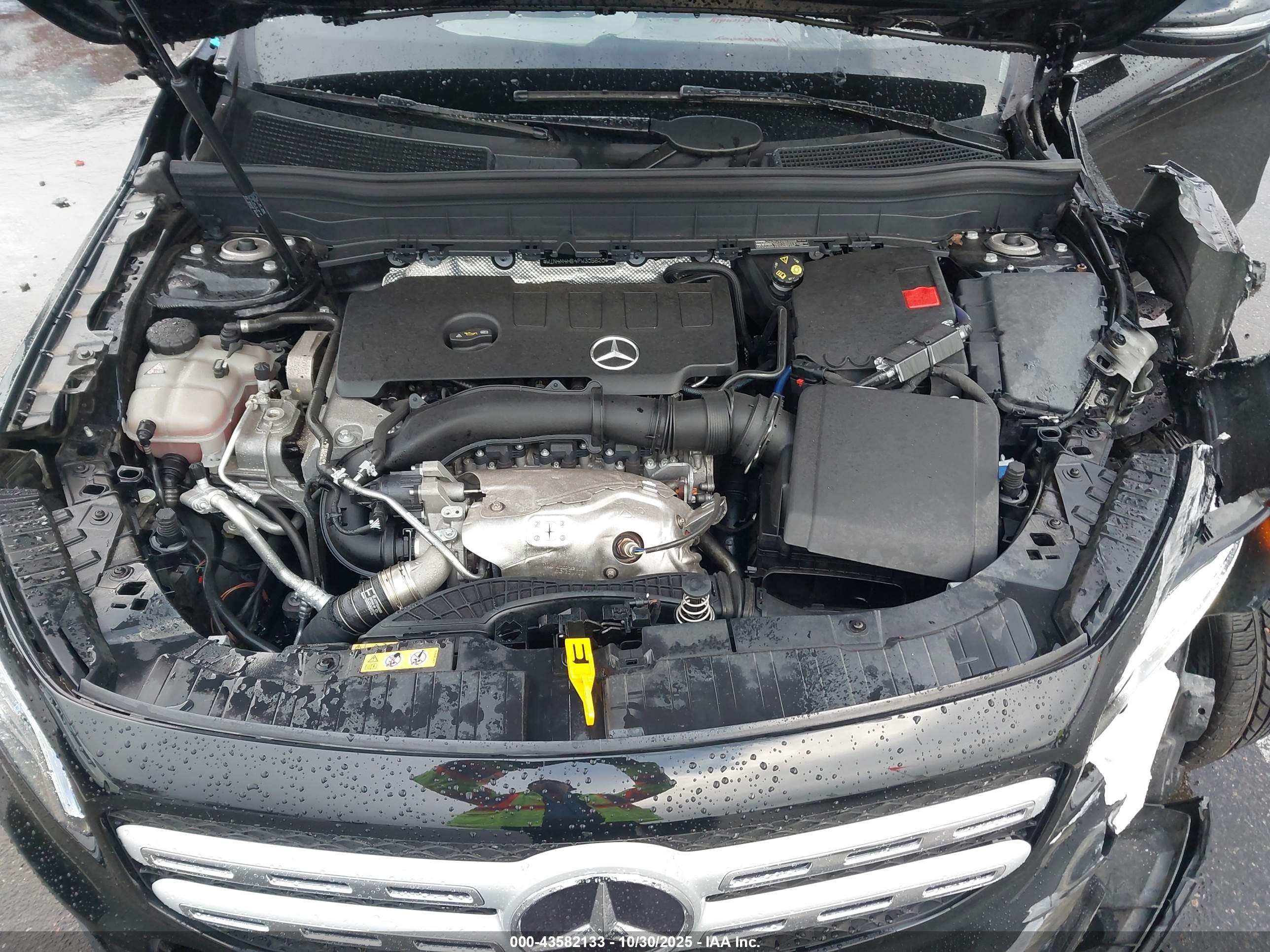 MERCEDES-BENZ GLB image 10