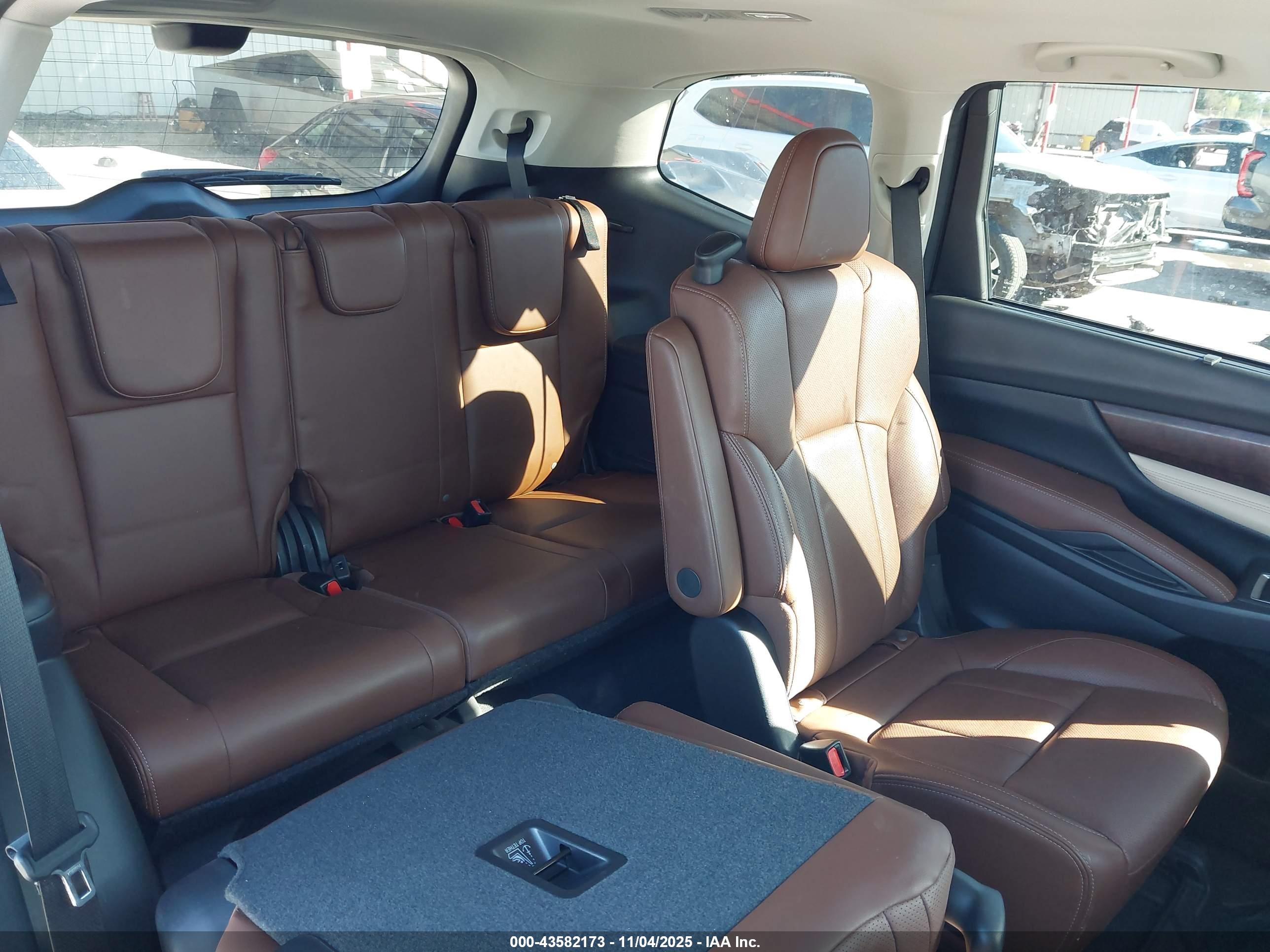 SUBARU ASCENT image 8