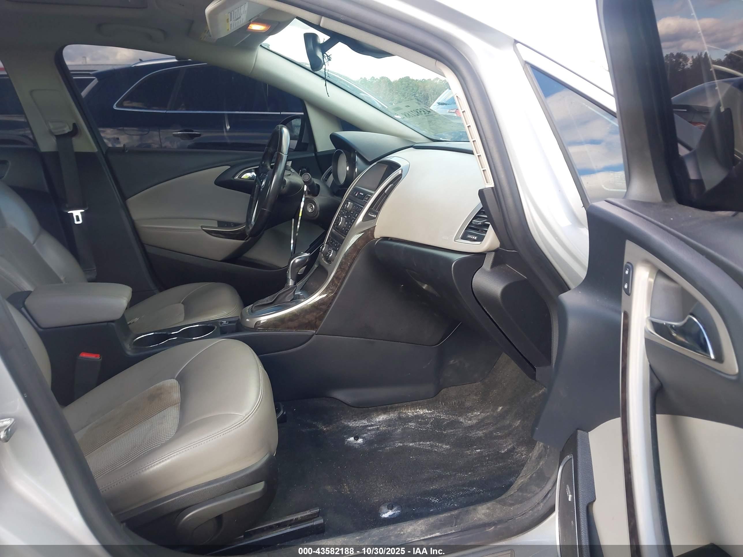 BUICK VERANO image 5