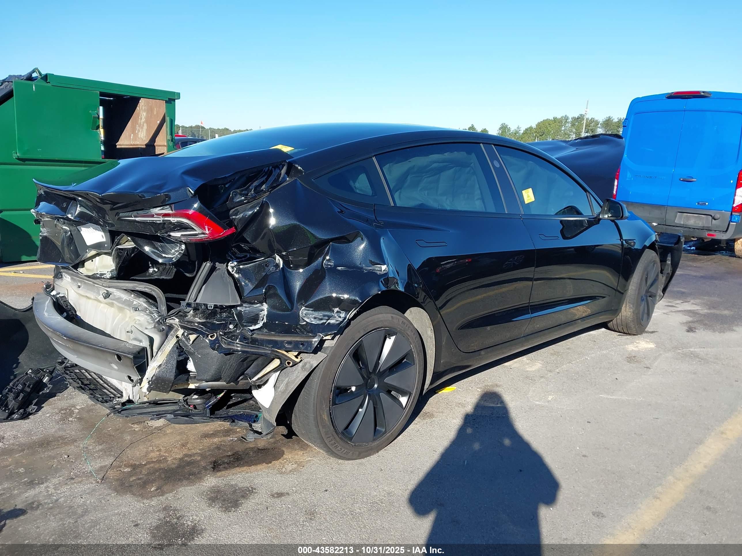 TESLA MODEL image 4