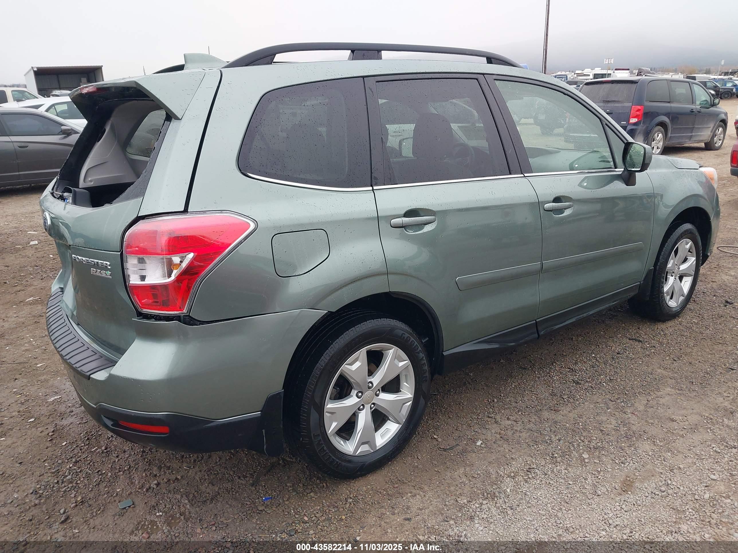 SUBARU FORESTER image 4