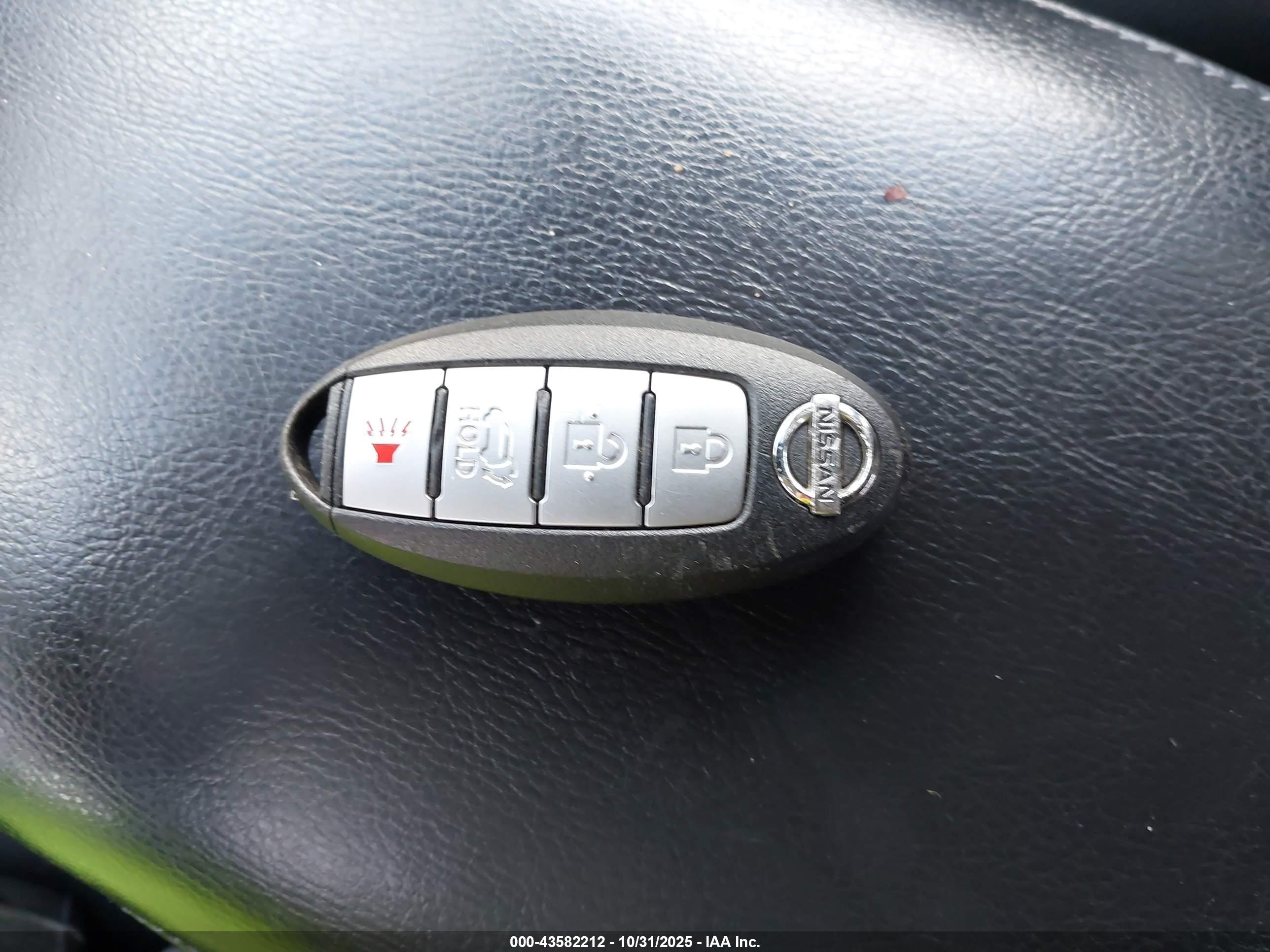 NISSAN ROGUE image 11