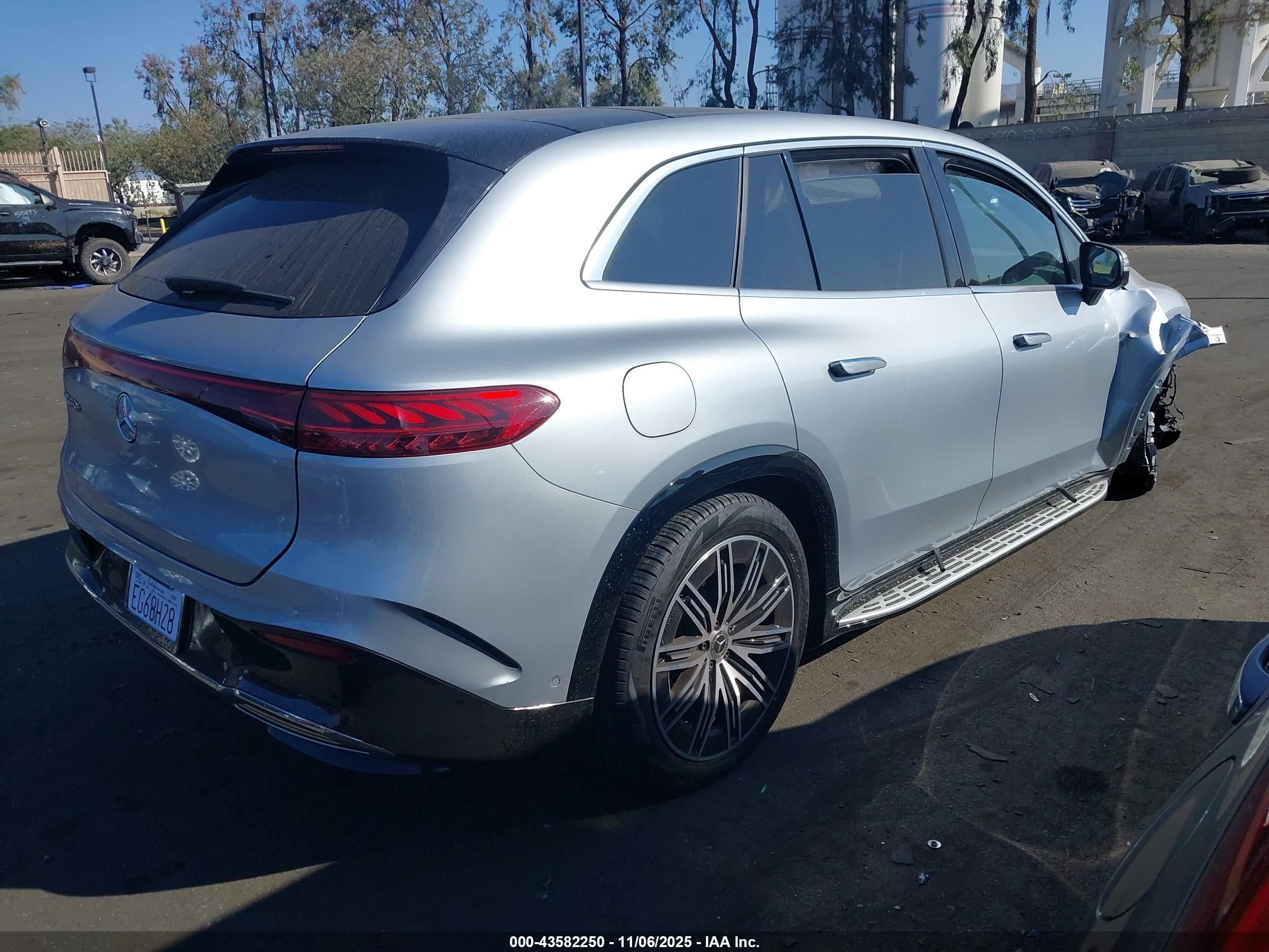 MERCEDES-BENZ EQS image 4