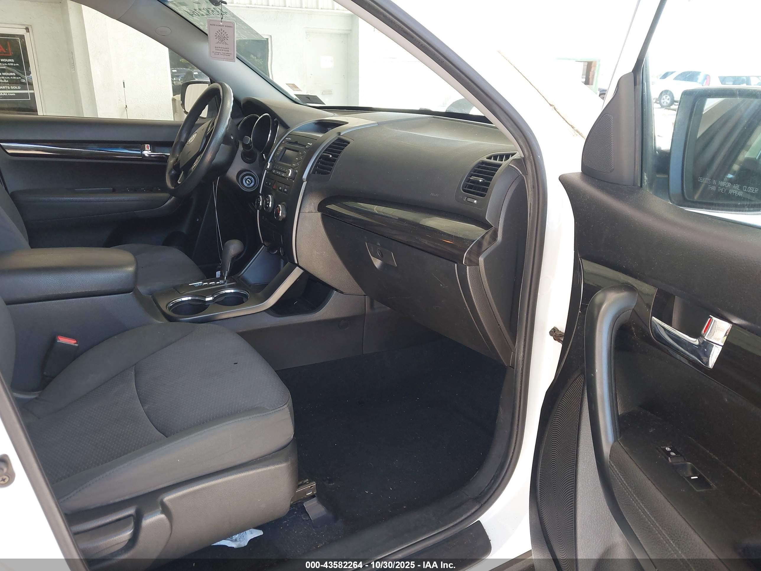 KIA SORENTO image 5