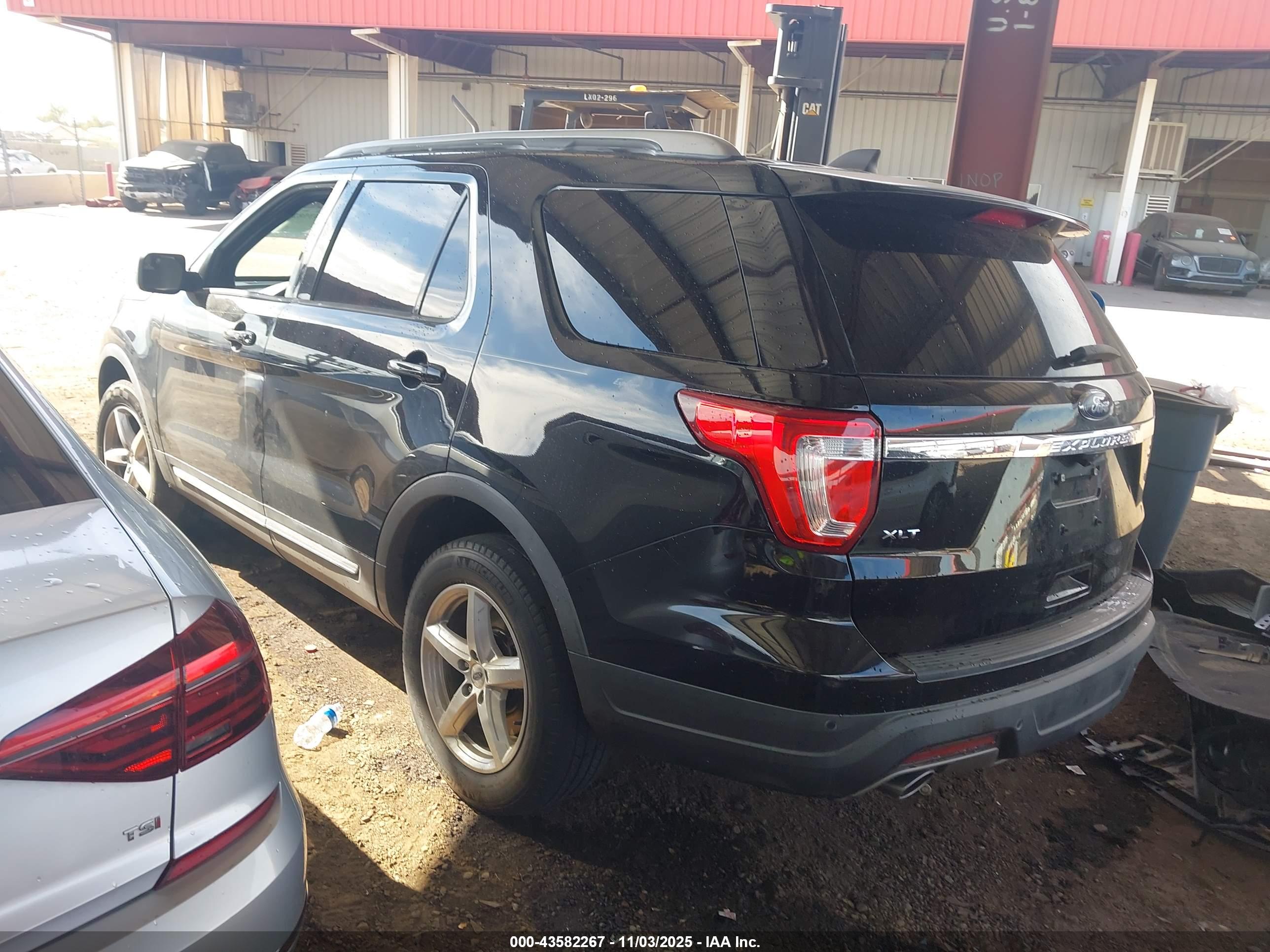 FORD EXPLORER image 3
